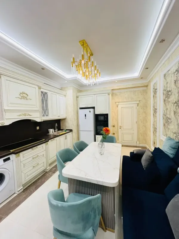 Kirayə 3 otaqlı Mənzil 95 m² Xətai r.