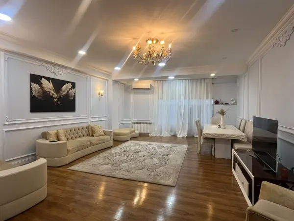 Kirayə 4 otaqlı Mənzil 350 m² Nərimanov r.