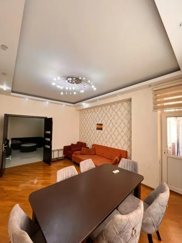 Kirayə 3 otaqlı Mənzil 120 m² Nizami r.