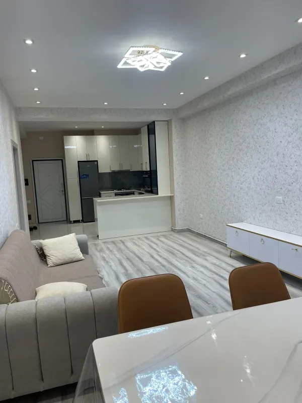 Kirayə 2 otaqlı Mənzil 80 m² Xətai r. Şah İsmayıl Xətai m.