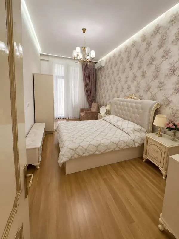 TİBB UNİVERSTEDİ YANI