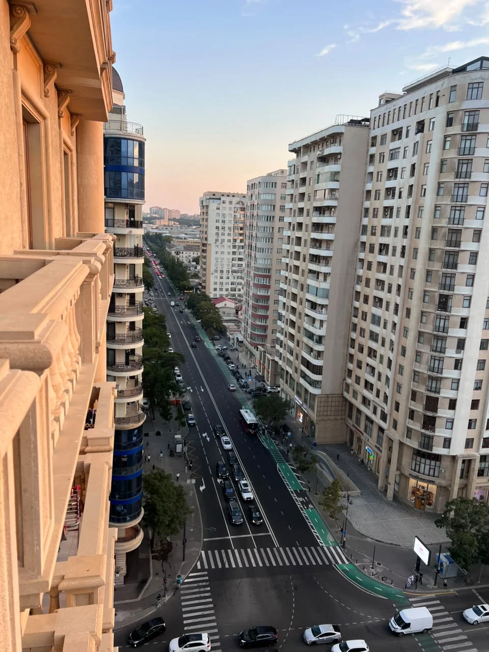Kirayə 4 otaqlı Mənzil 180 m² Yasamal r.