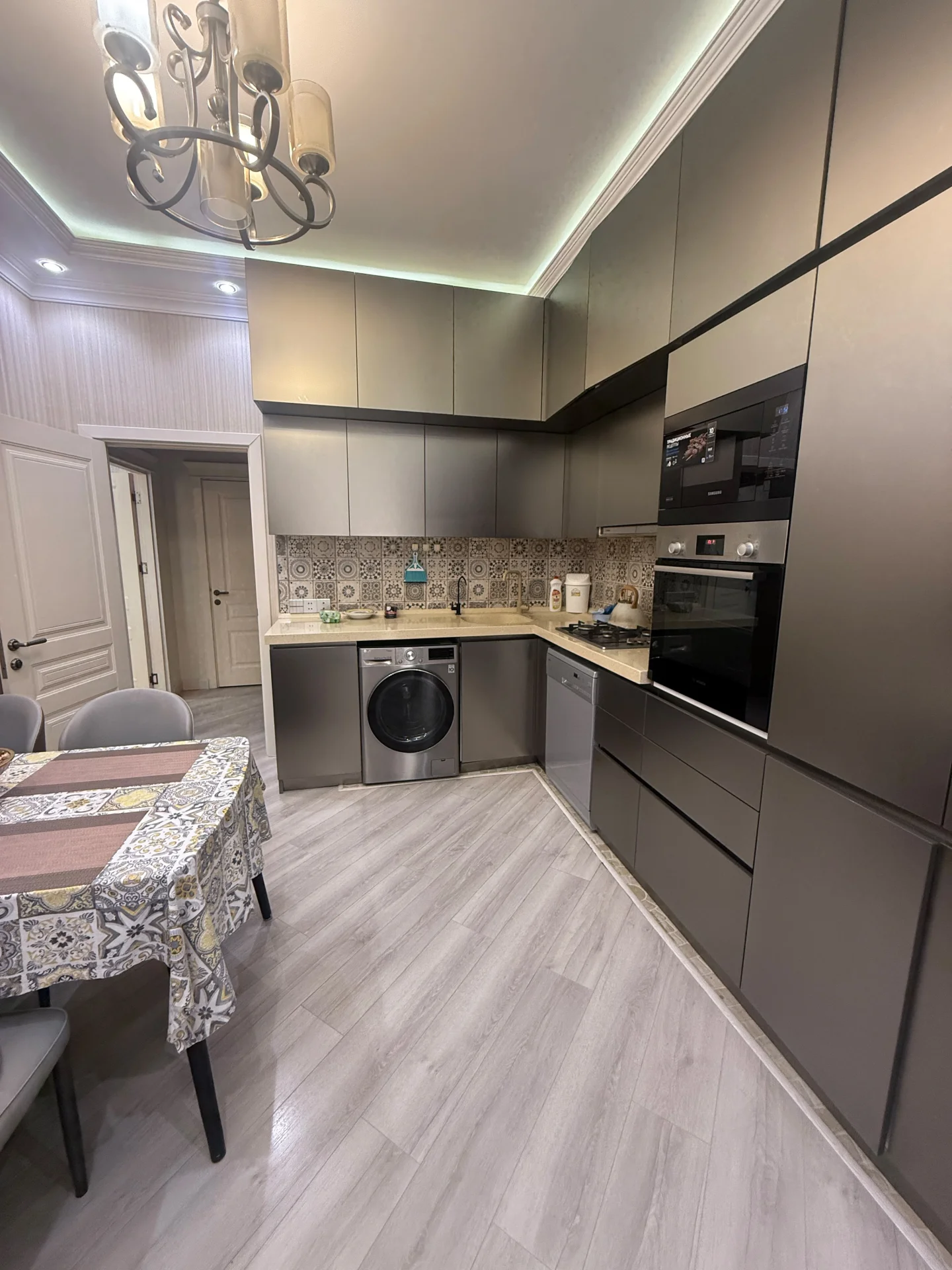 Kirayə 4 otaqlı Mənzil 180 m² Nəsimi r. – şəkil 6