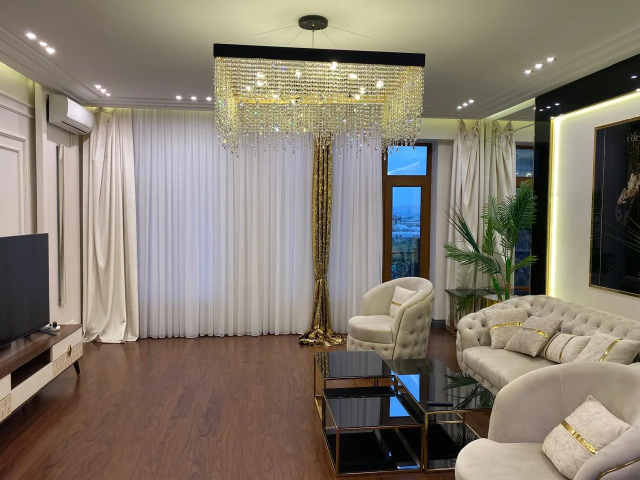 Kirayə 3 otaqlı Mənzil 170 m² Nəsimi r.