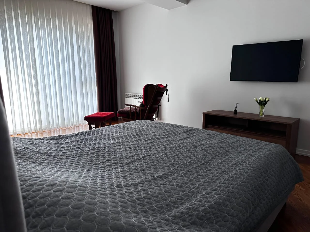 Kirayə 3 otaqlı Mənzil 141 m² Xətai r.