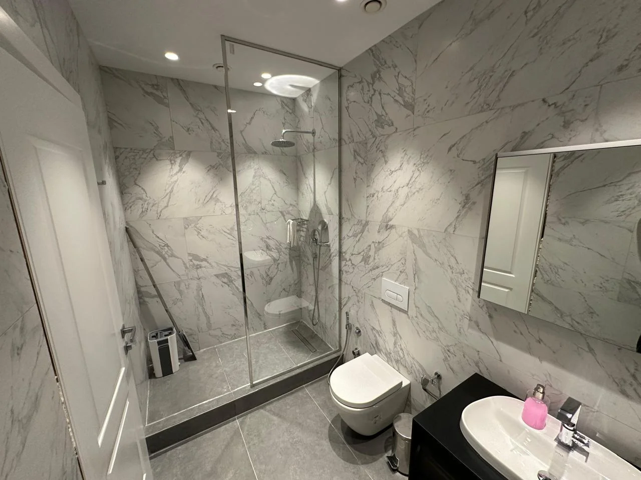 Kirayə 3 otaqlı Mənzil 111 m² Xətai r.