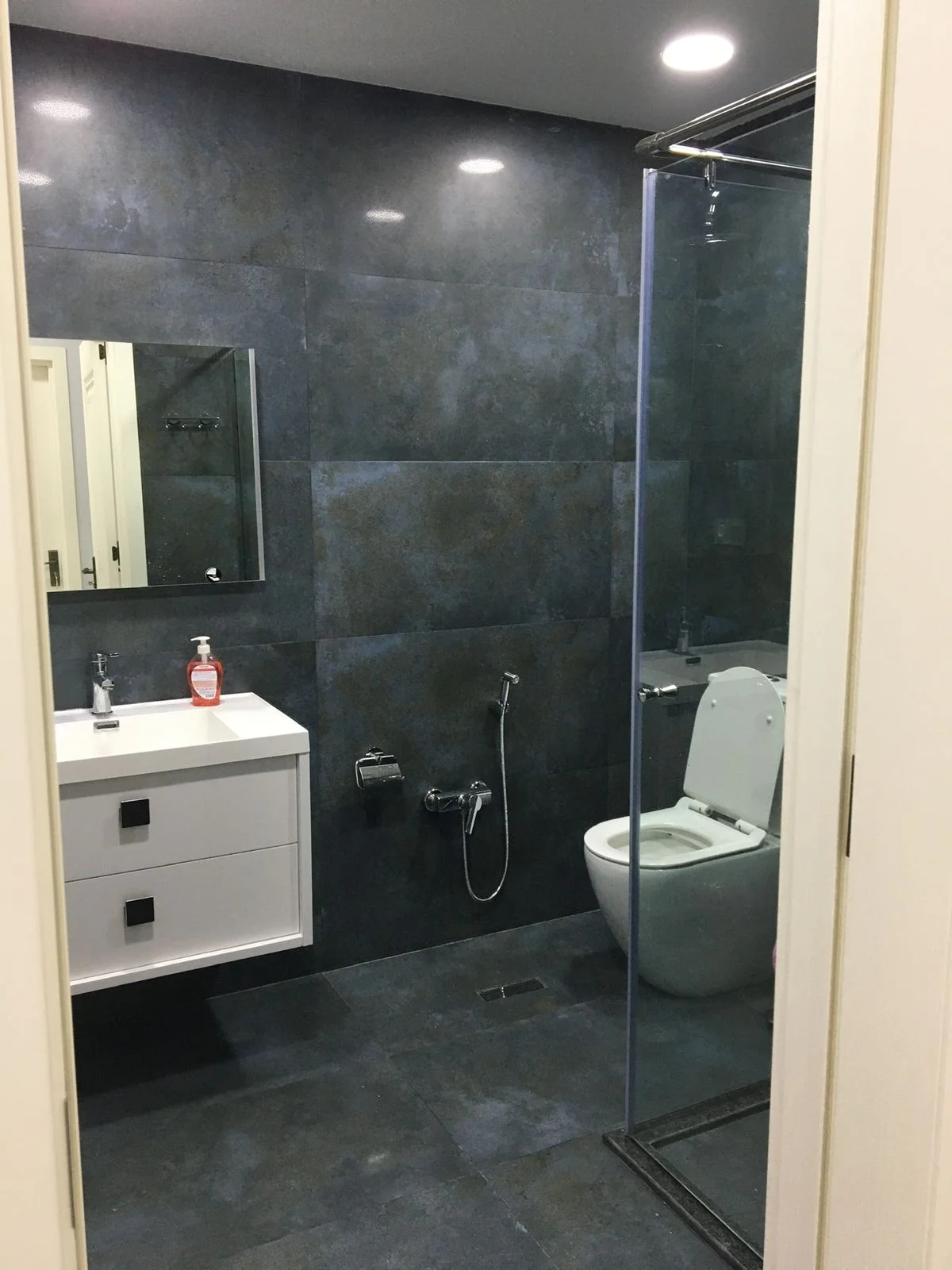 Kirayə 2 otaqlı Mənzil 85 m² Nəsimi r.
