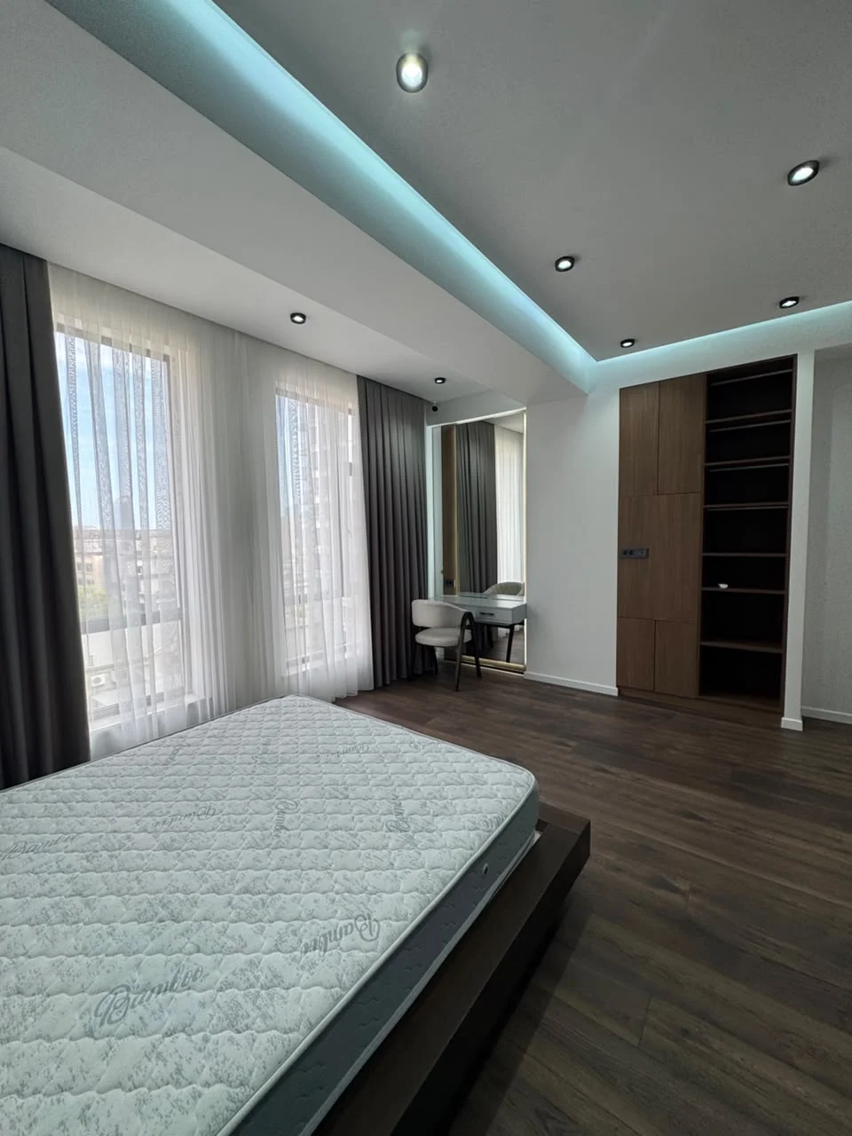 Kirayə 3 otaqlı Mənzil 110 m² Nərimanov r.
