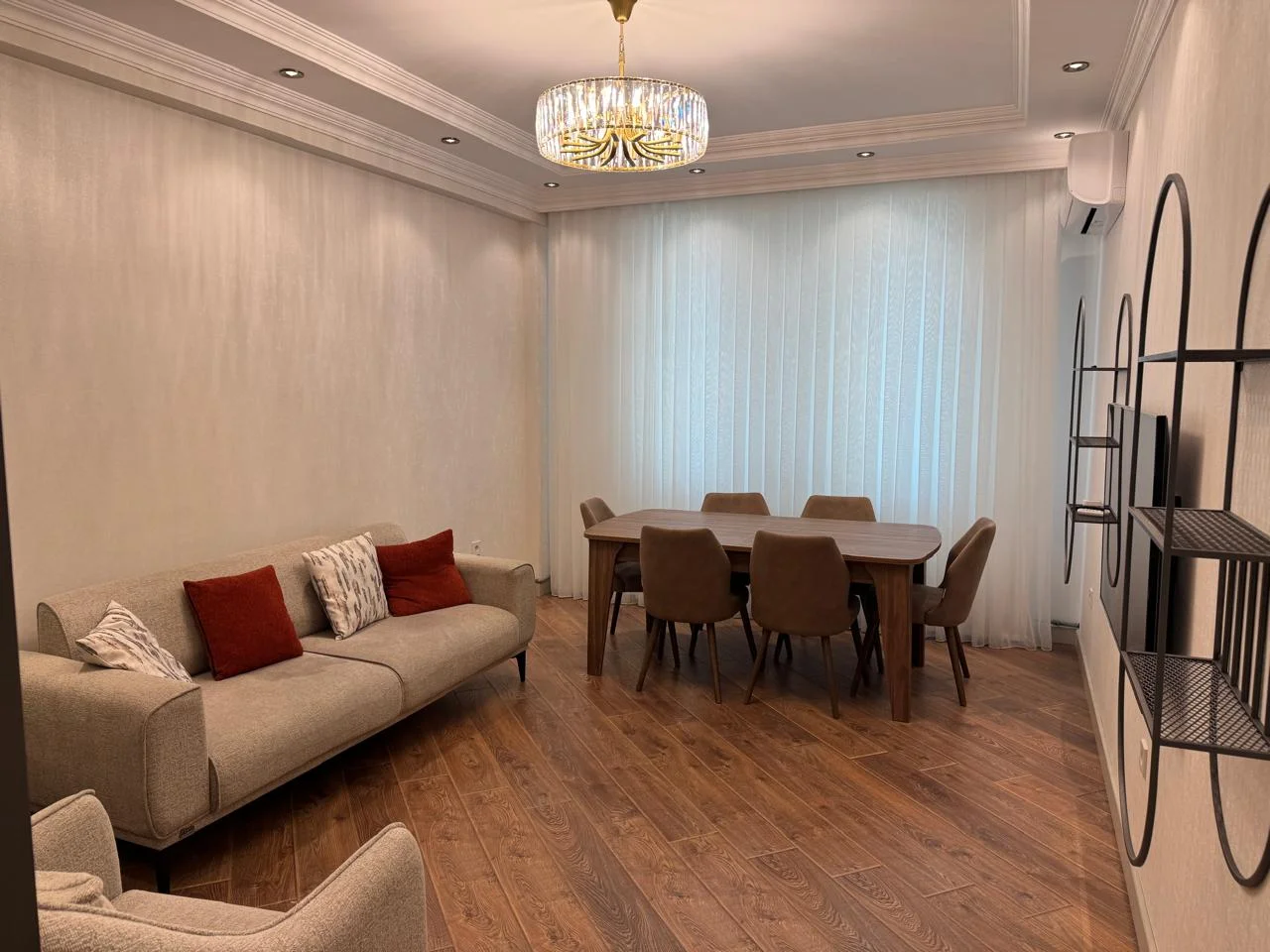 Kirayə 3 otaqlı Mənzil 100 m² Nəsimi r. 8 Noyabr m. – şəkil 1