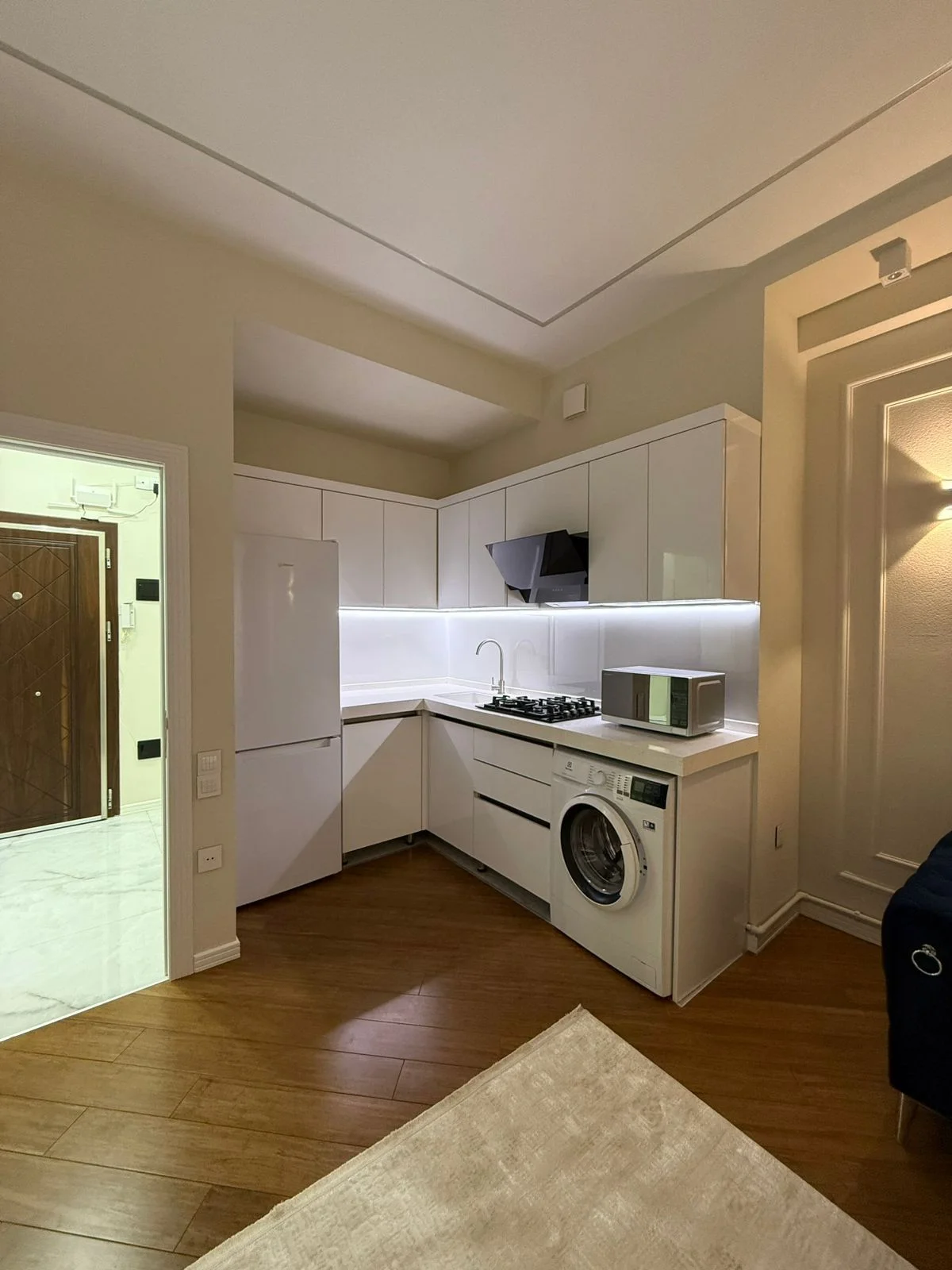 Kirayə 2 otaqlı Mənzil 77 m² Nərimanov r.