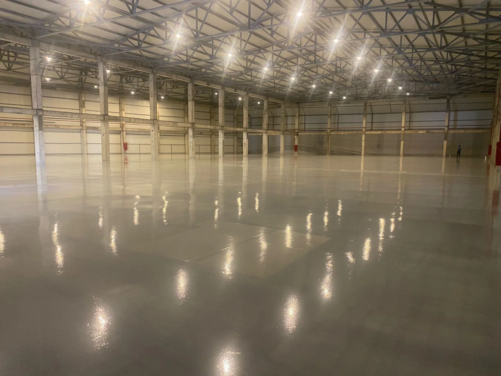 Kirayə Anbar 1400 m² Binəqədi r.