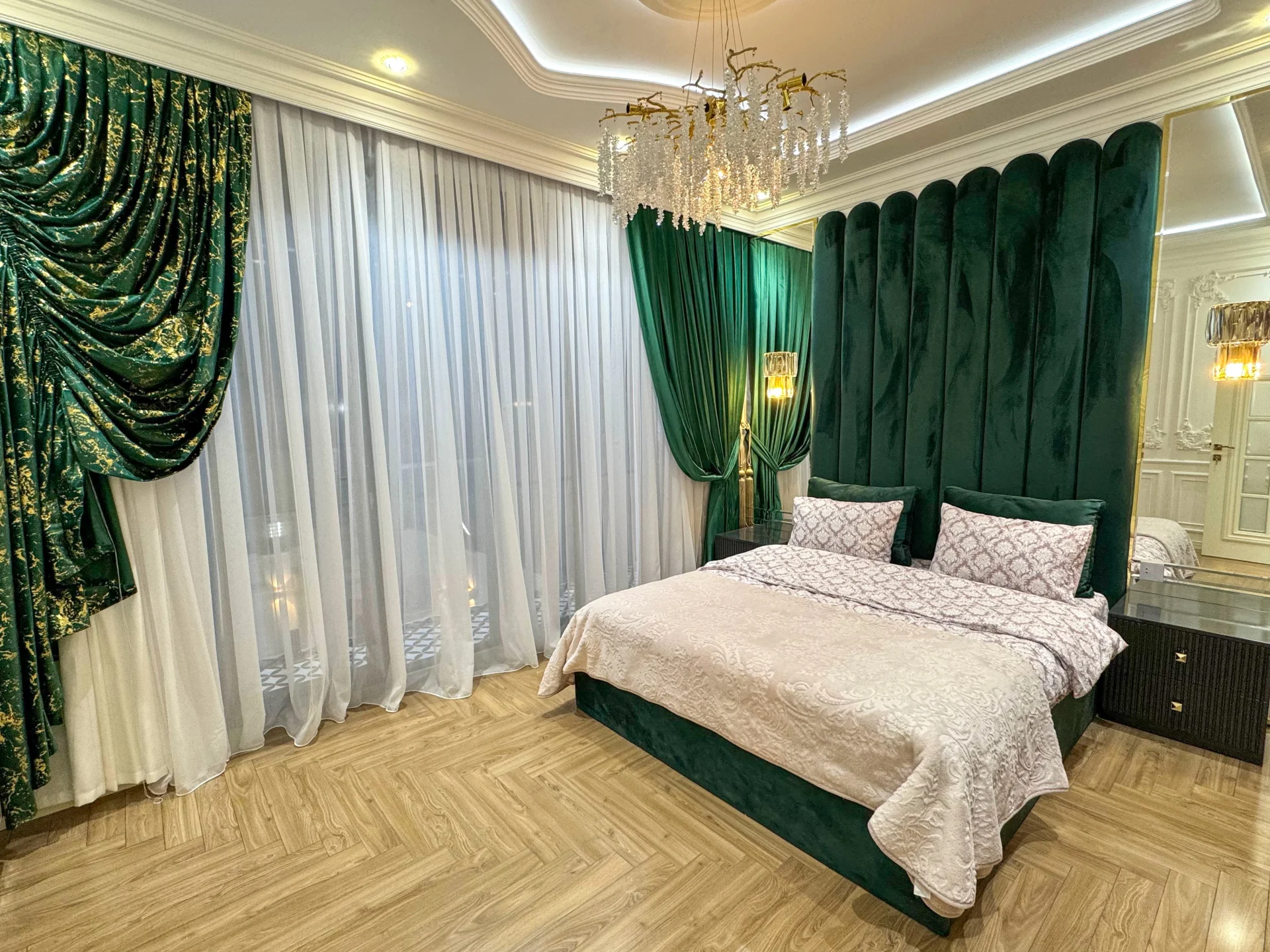 Kirayə 5 otaqlı Həyət evi / Bağ evi 240 m² Xəzər r.