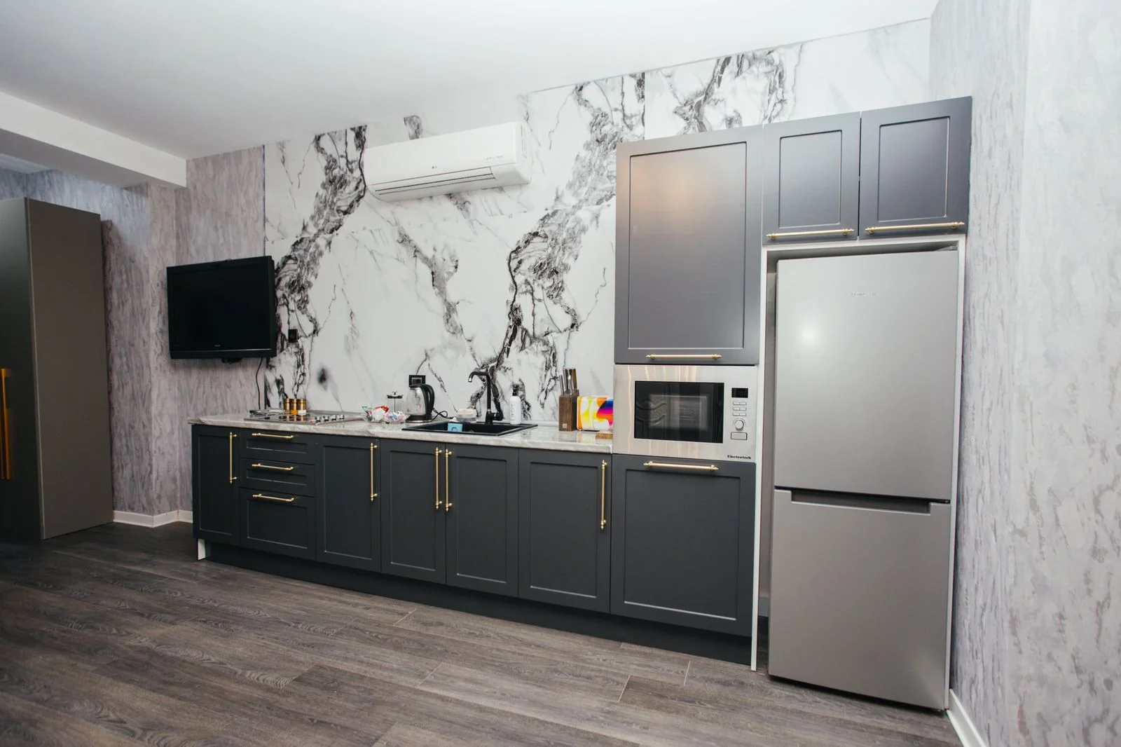 Kirayə 2 otaqlı Mənzil 85 m² Nəsimi r.