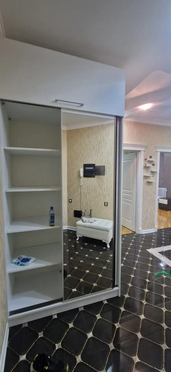 Kirayə 3 otaqlı Mənzil 145 m² Nərimanov r. Gənclik m. – şəkil 2