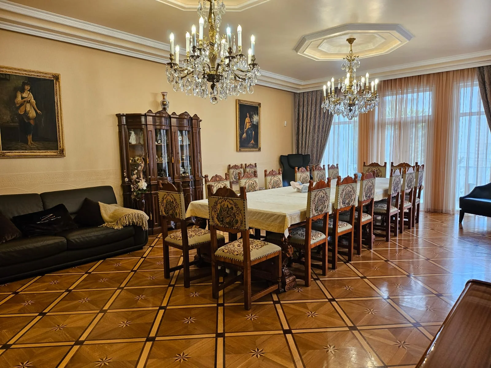 Kirayə 9 otaqlı Həyət evi / Bağ evi 700 m² Nəsimi r.