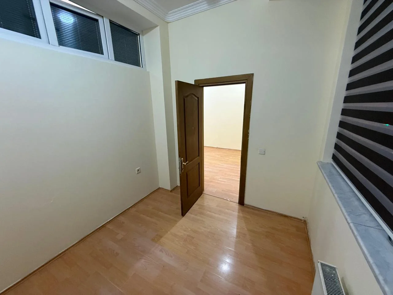 Kirayə 11 otaqlı Ofis 225 m² Nəsimi r. – şəkil 2
