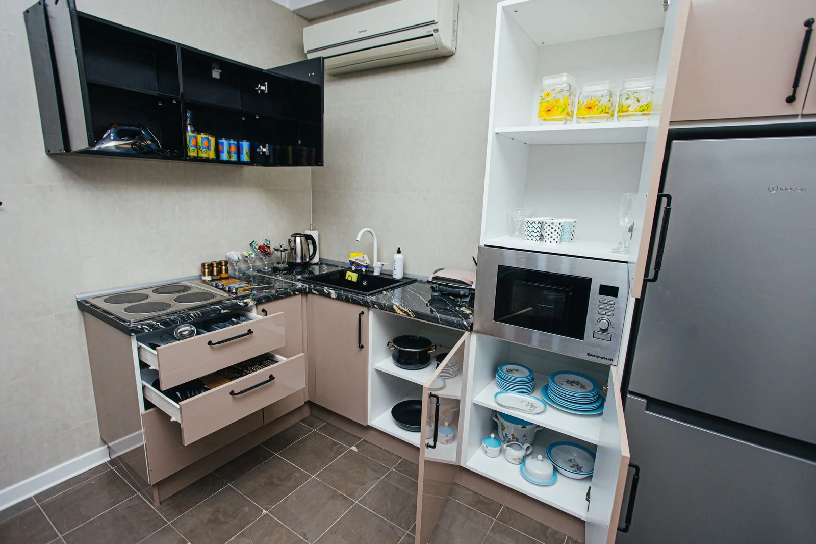 Kirayə 3 otaqlı Mənzil 167 m² Yasamal r.