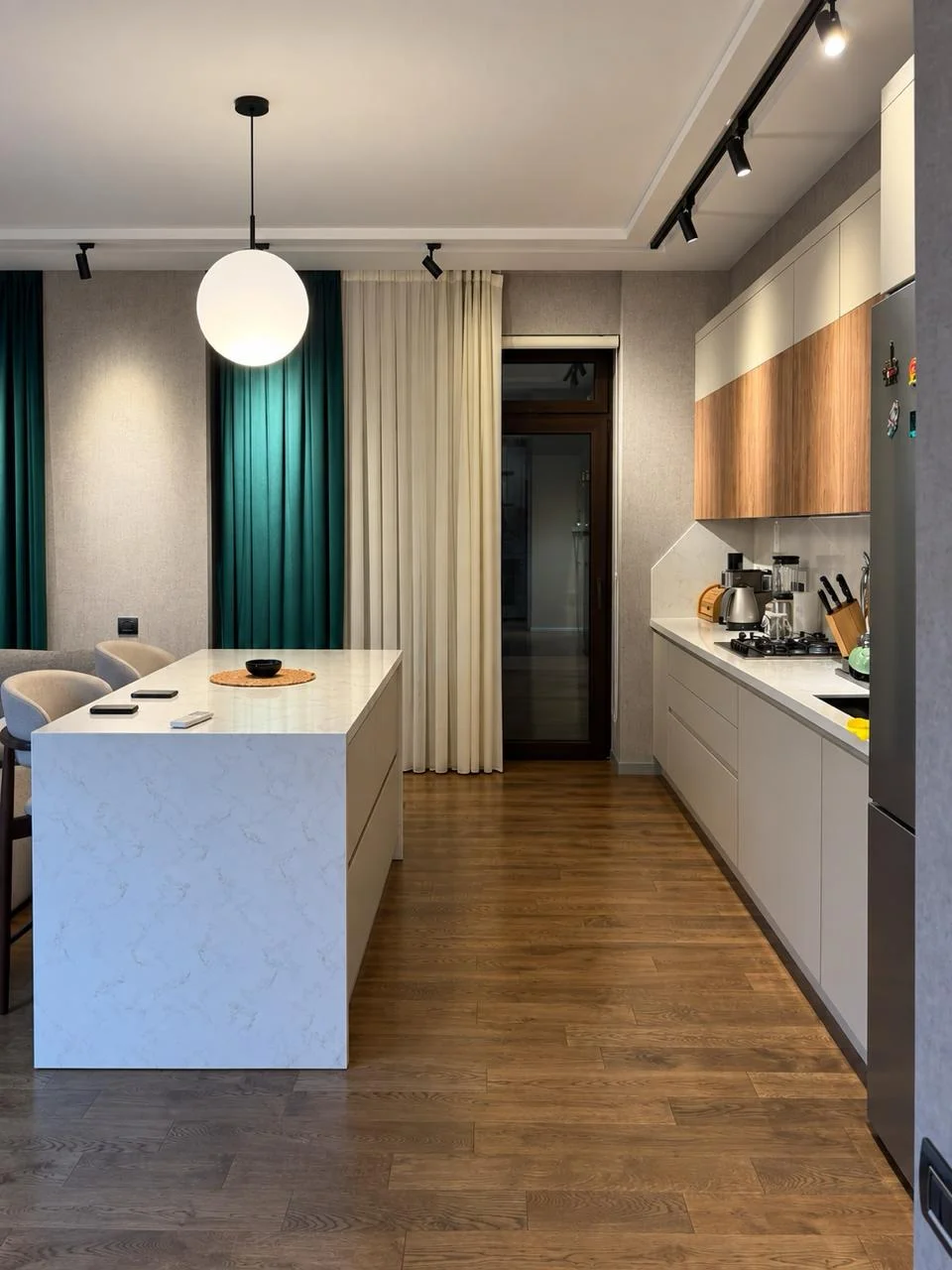 Kirayə 3 otaqlı Mənzil 115 m² Nəsimi r.
