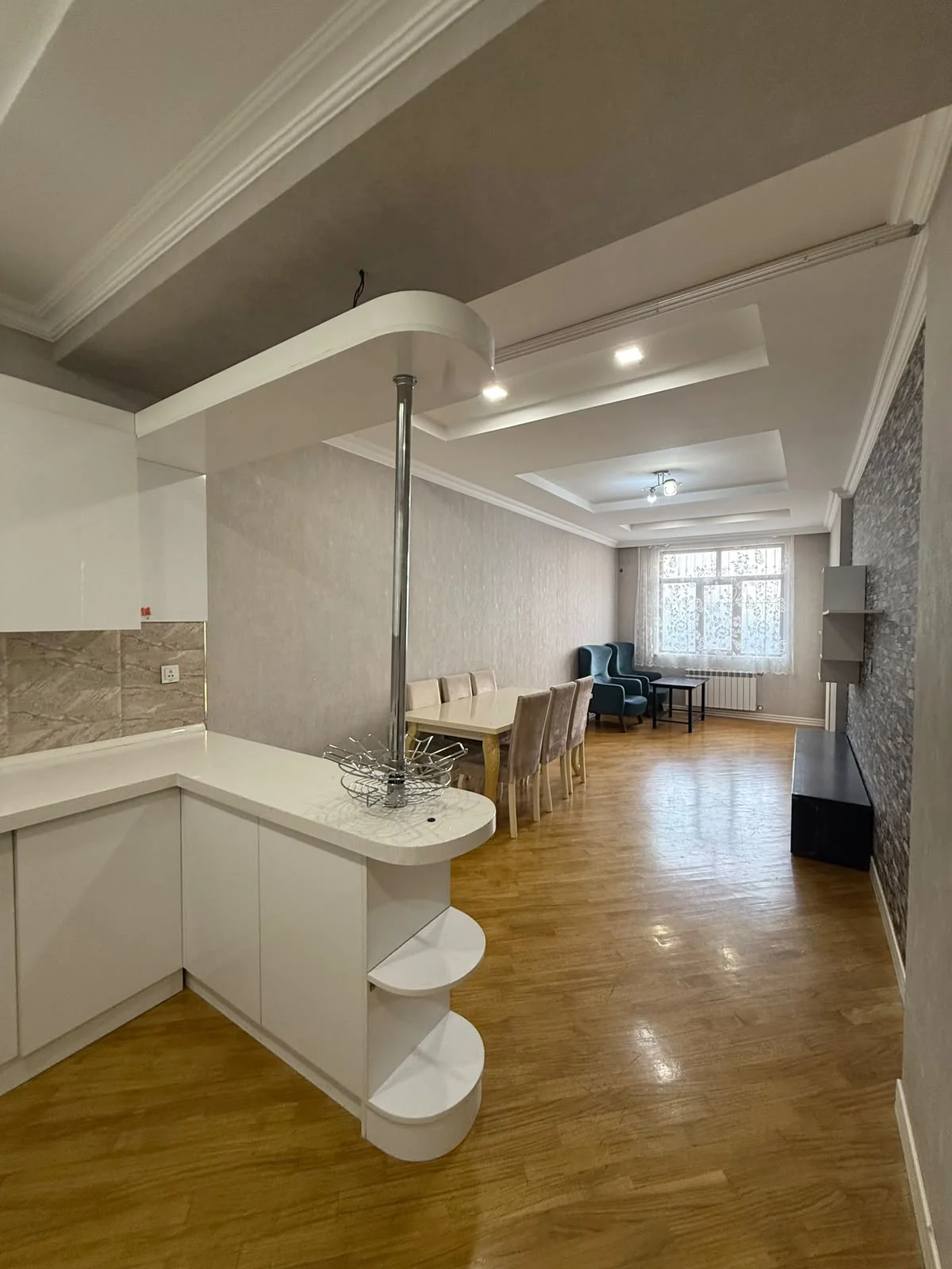 Kirayə 4 otaqlı Mənzil 140 m² Yasamal r. – şəkil 4