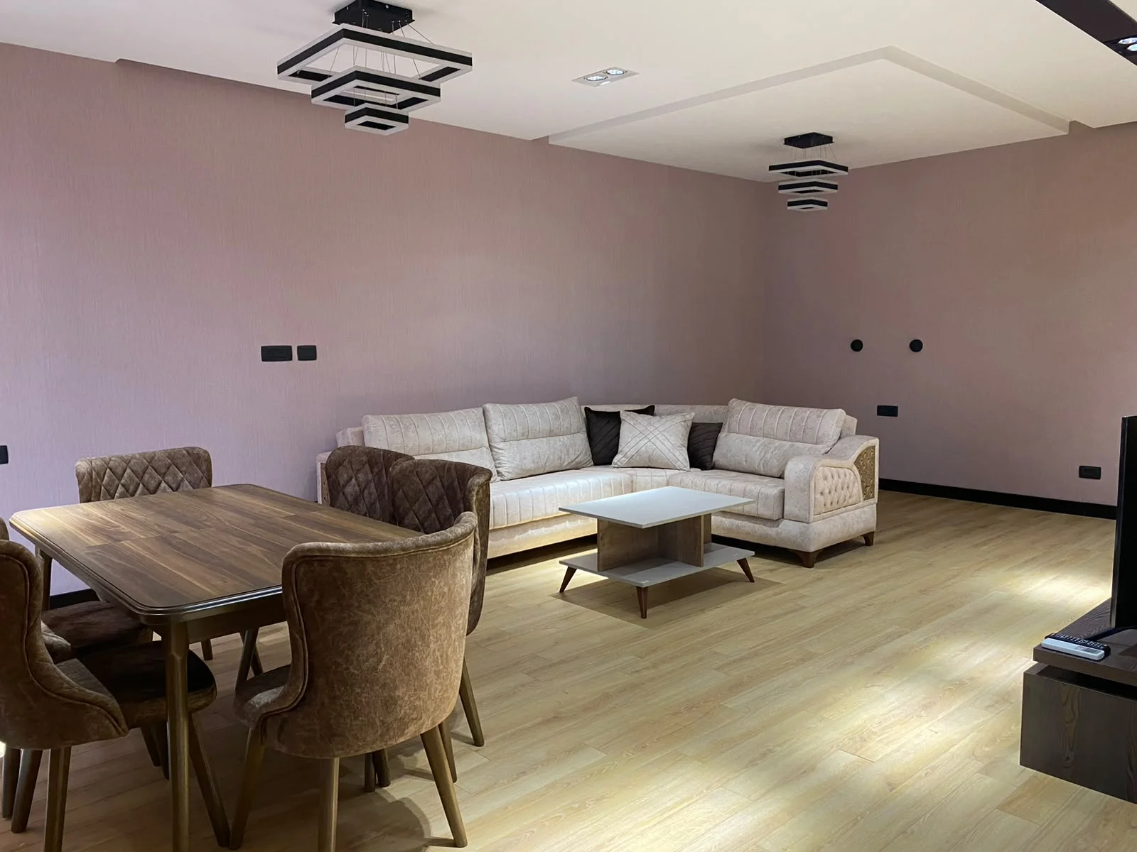 Kirayə 2 otaqlı Mənzil 106 m² Yasamal r.