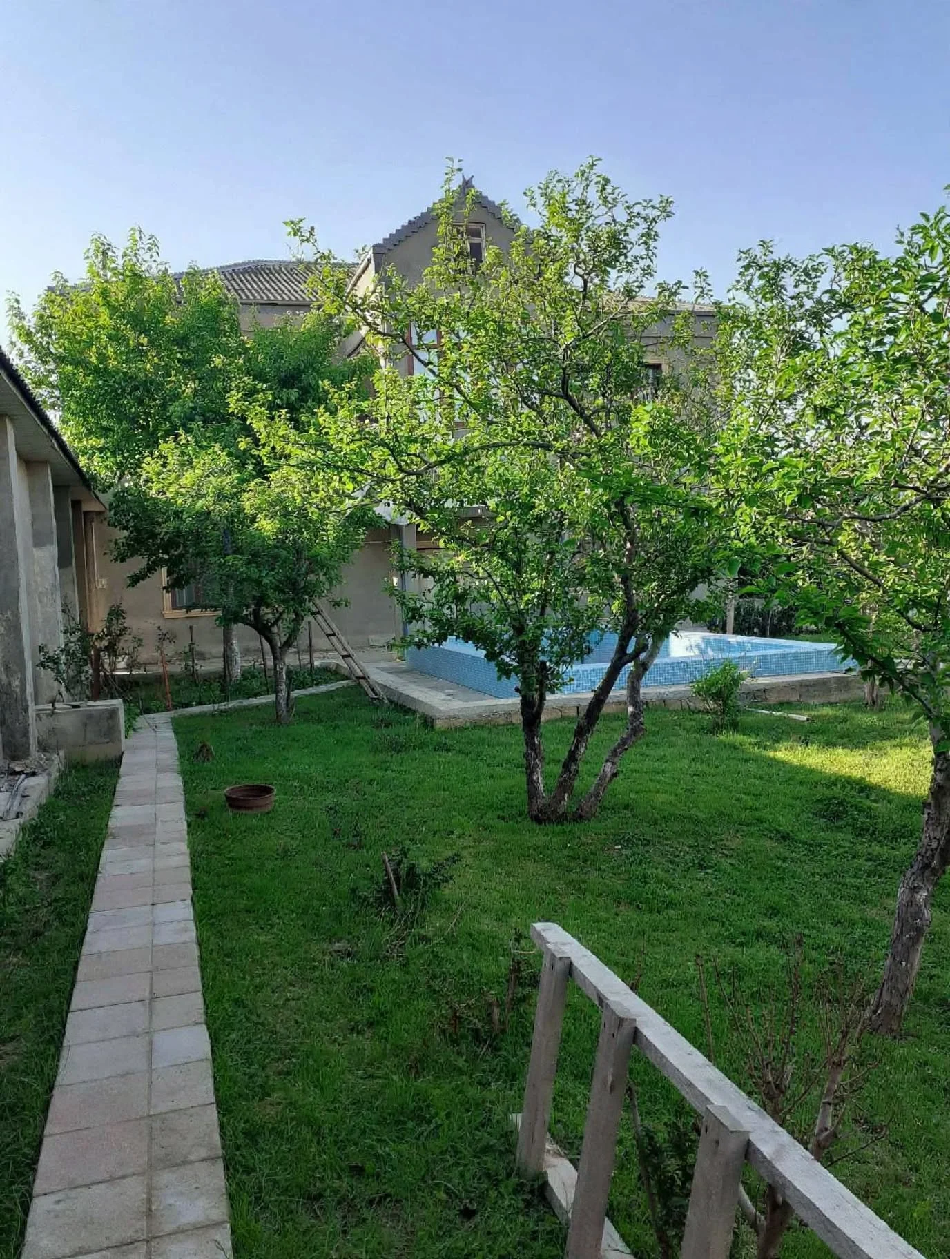 Satılır 9 otaqlı Həyət evi / Bağ evi 310 m² Binəqədi r.