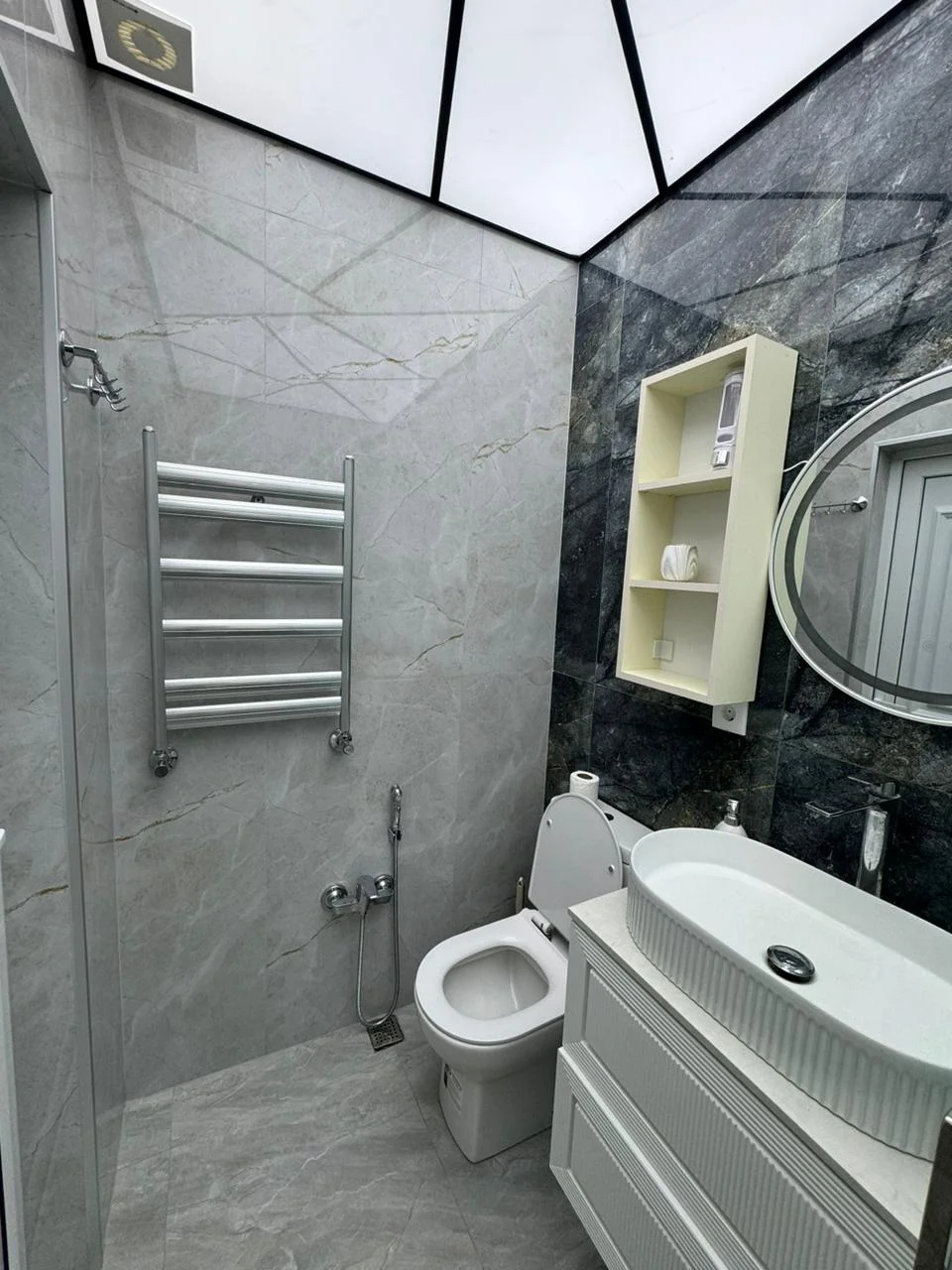 Kirayə 2 otaqlı Mənzil 95 m² Nərimanov r.