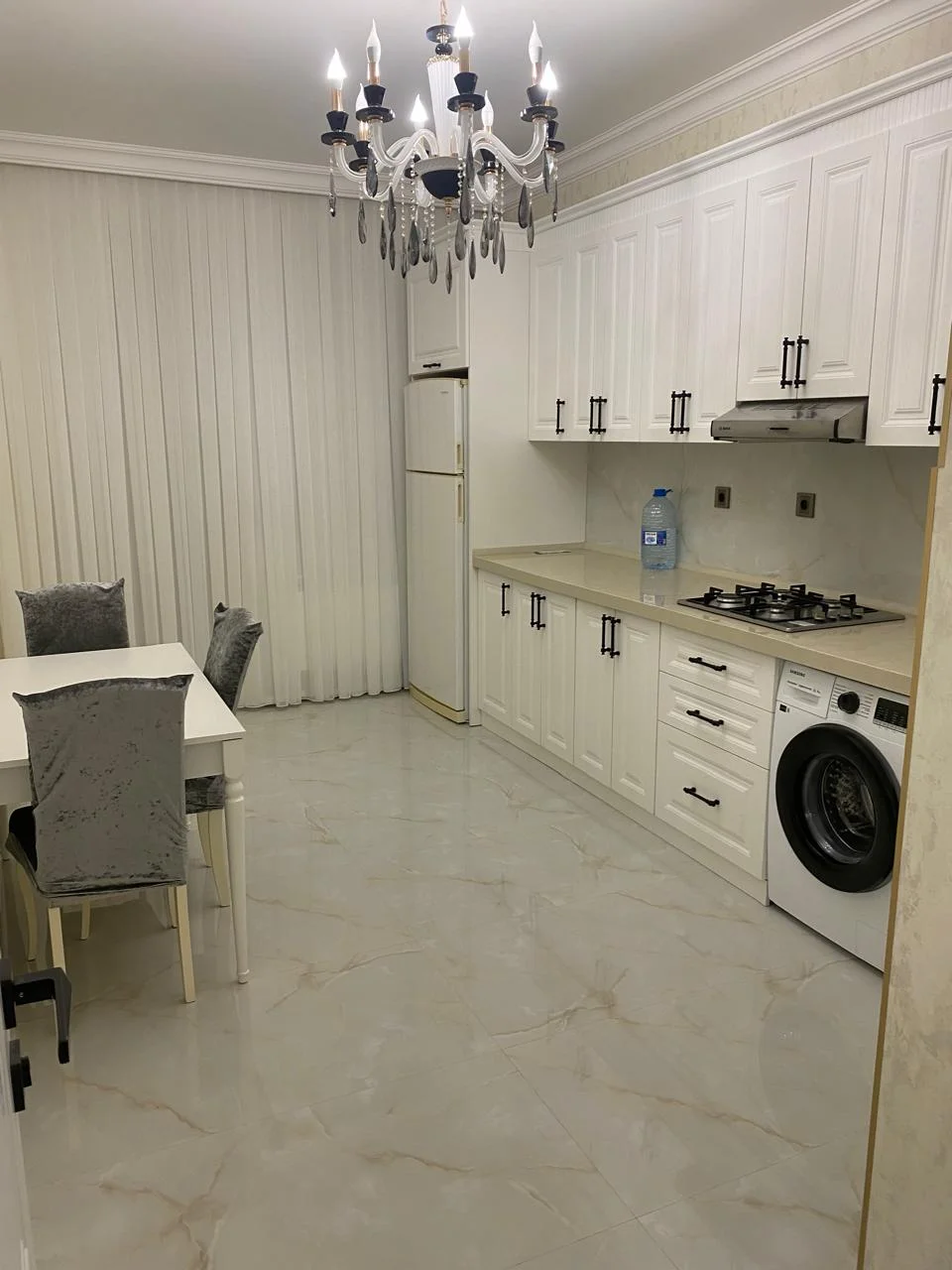 Kirayə 3 otaqlı Mənzil 135 m² Xətai r. – şəkil 4