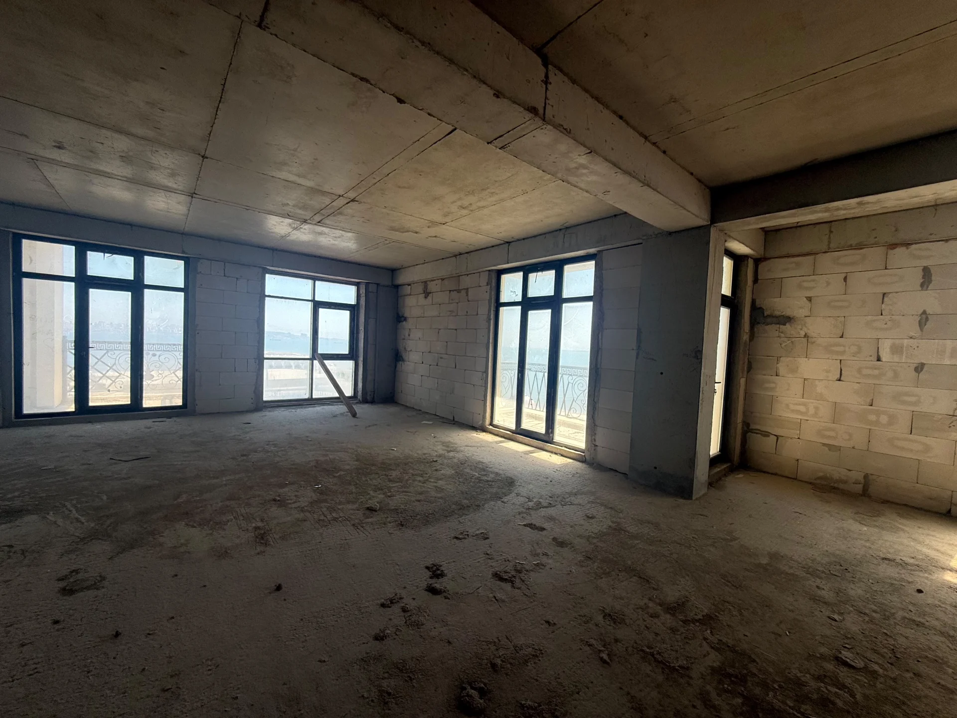 Satılır 4 otaqlı Mənzil 178.1 m² Səbail r.