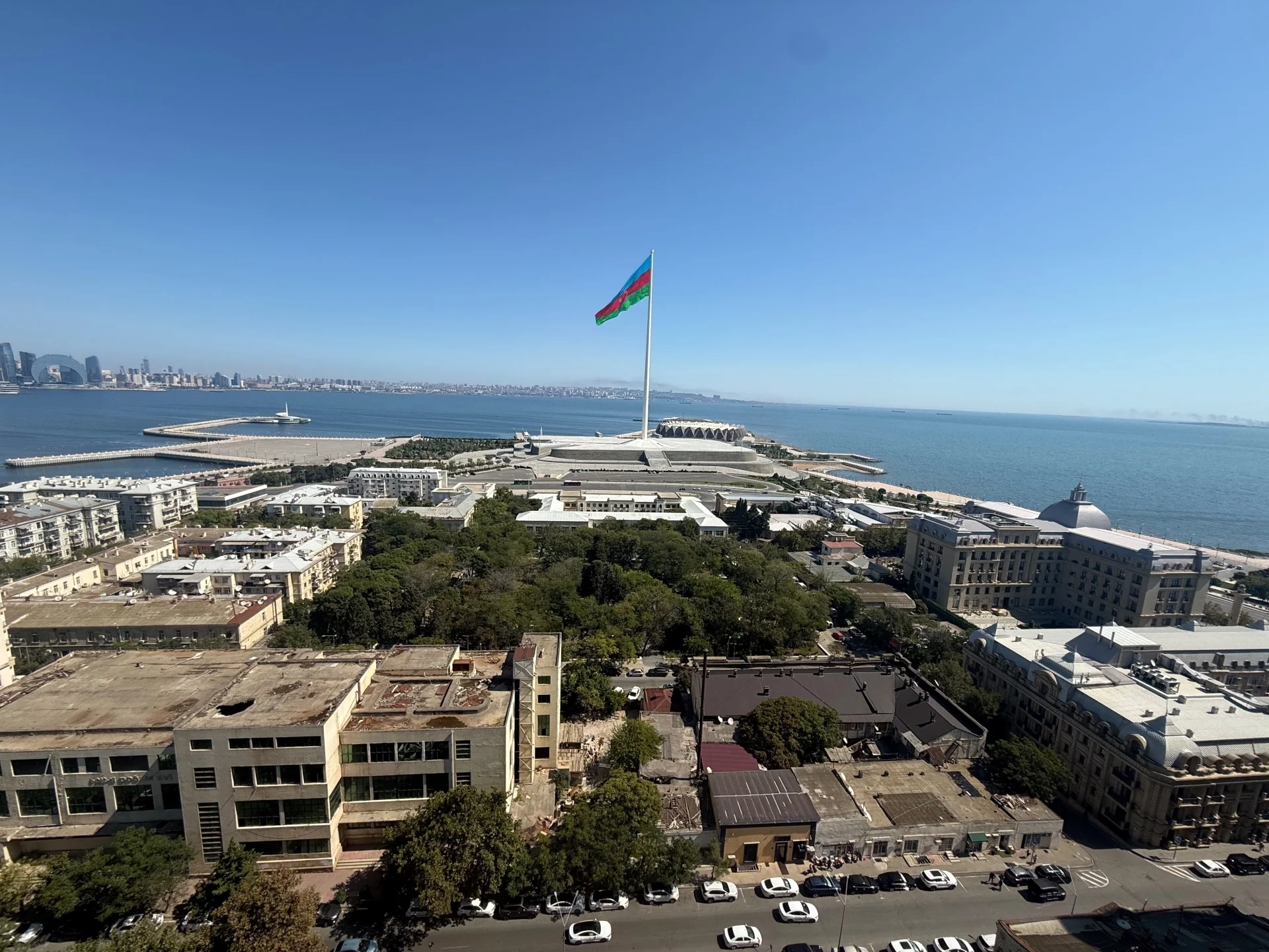 Satılır 4 otaqlı Mənzil 178.1 m² Səbail r.