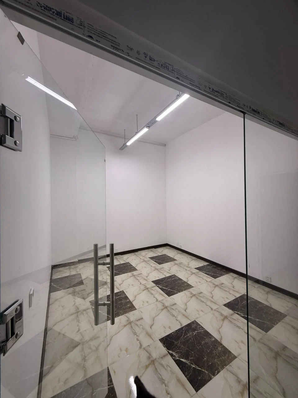 Kirayə 6 otaqlı Ofis 140 m² Nəsimi r. 28 May m. – şəkil 7