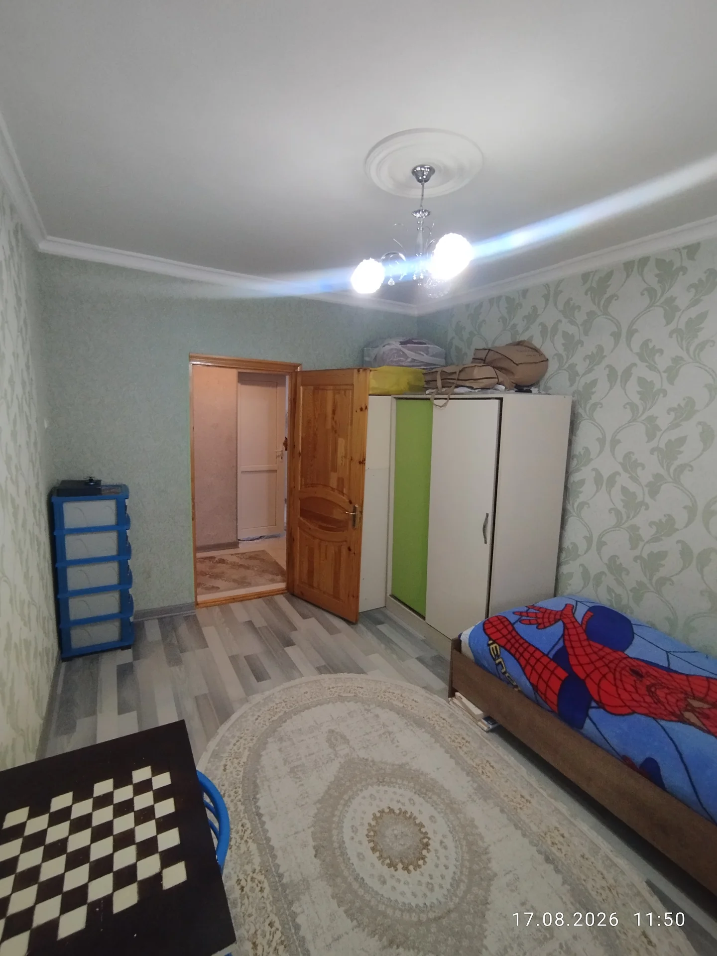 Təcili satılır İşiqli,geniş, təmirl