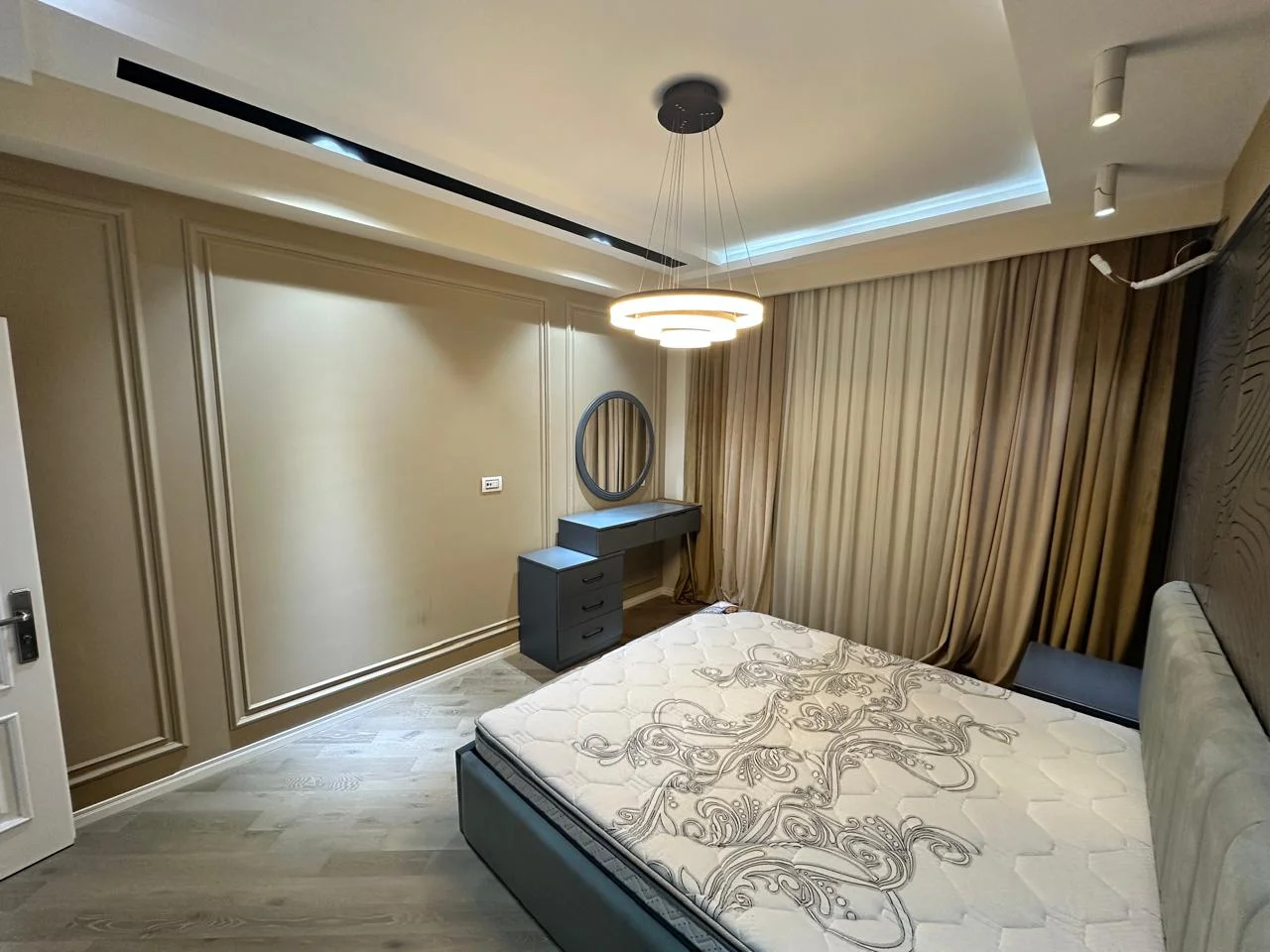 Kirayə 2 otaqlı Mənzil 95 m² Xətai r.