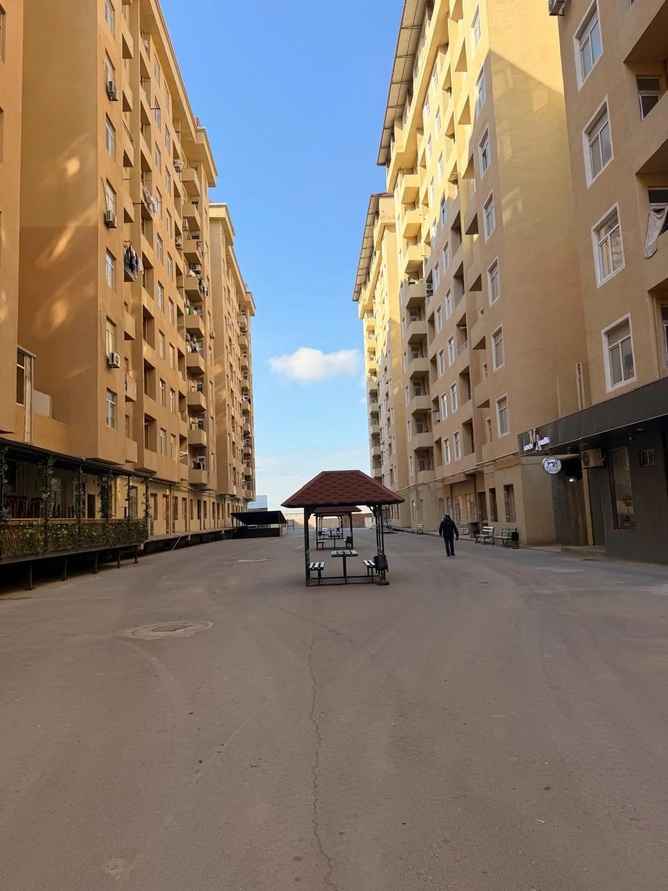 Satılır 4 otaqlı Mənzil 107 m² Abşeron r.