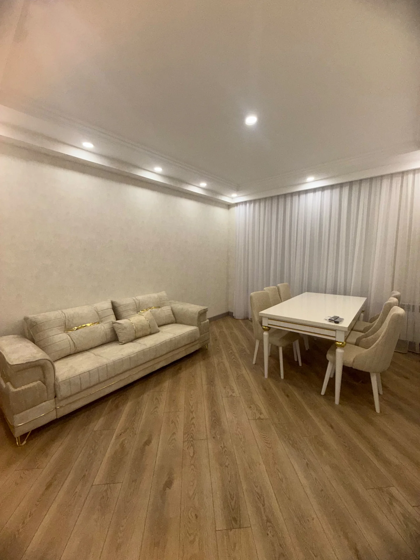 Kirayə 2 otaqlı Mənzil 70 m² Binəqədi r.