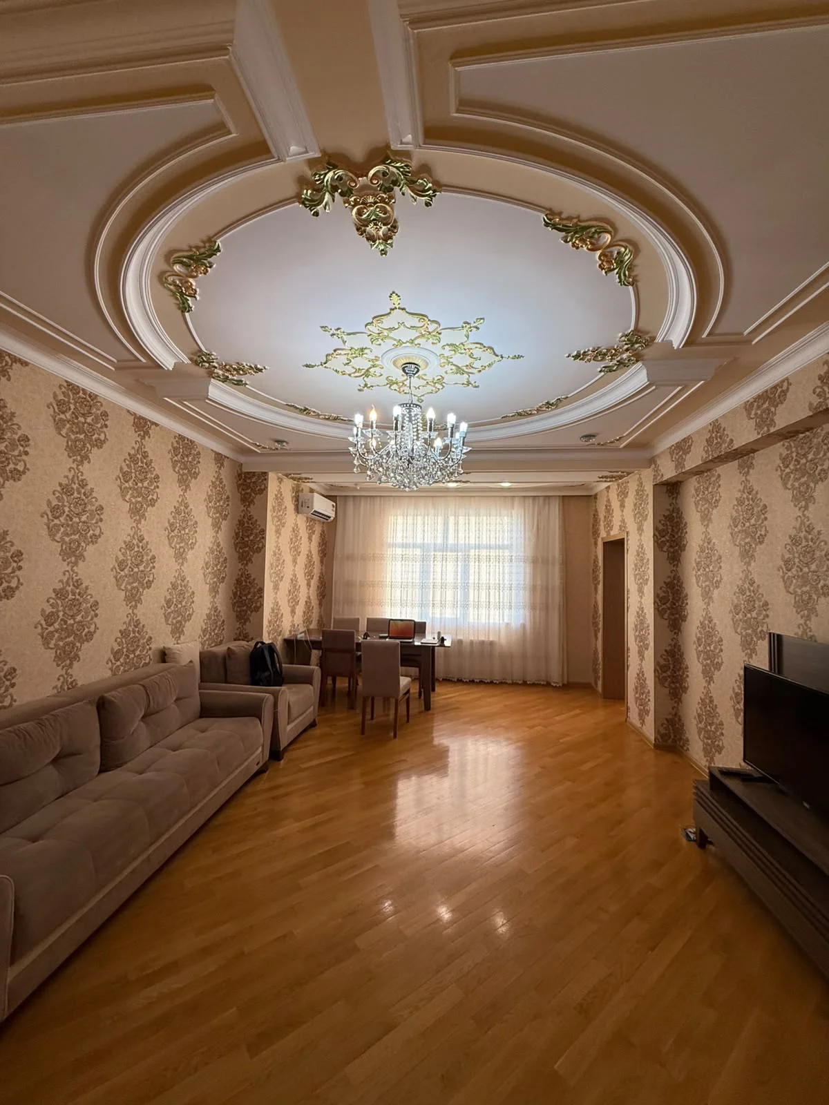 Kirayə 4 otaqlı Mənzil 155 m² Səbail r.