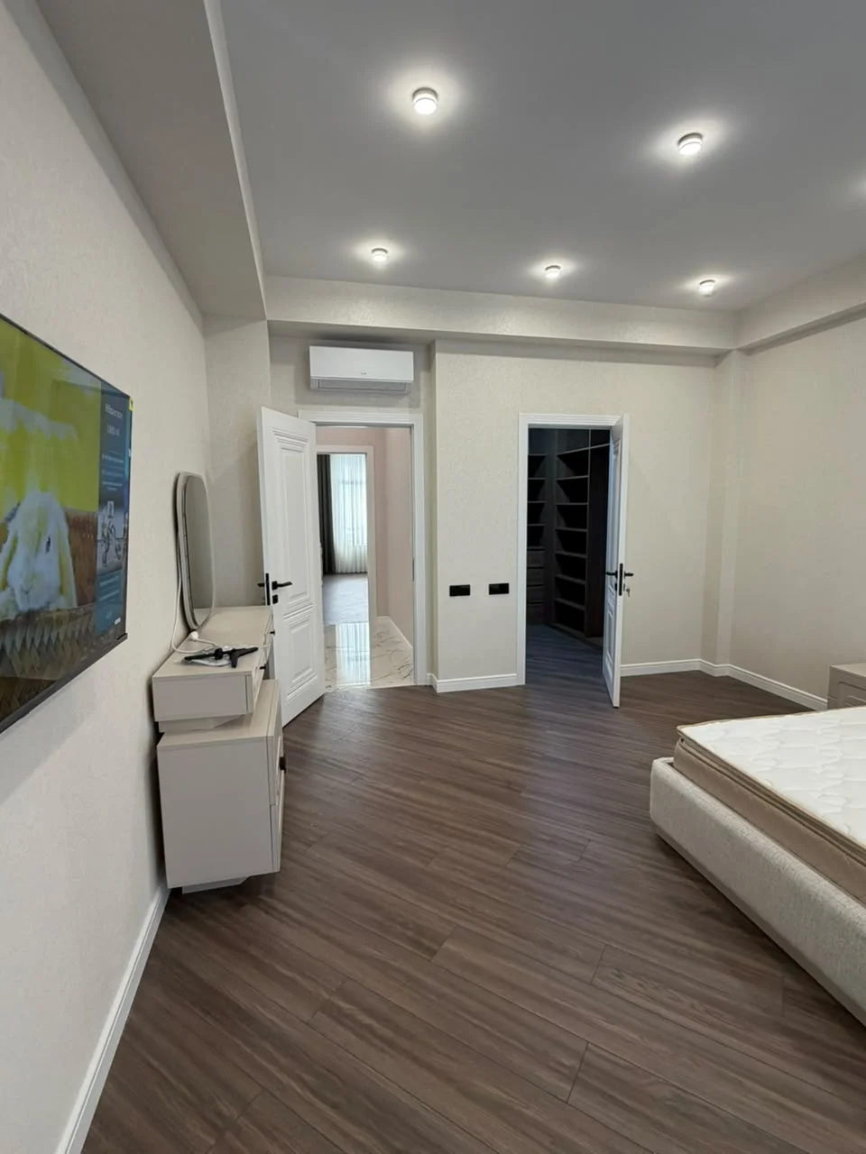 Kirayə 3 otaqlı Mənzil 158 m² Xətai r.
