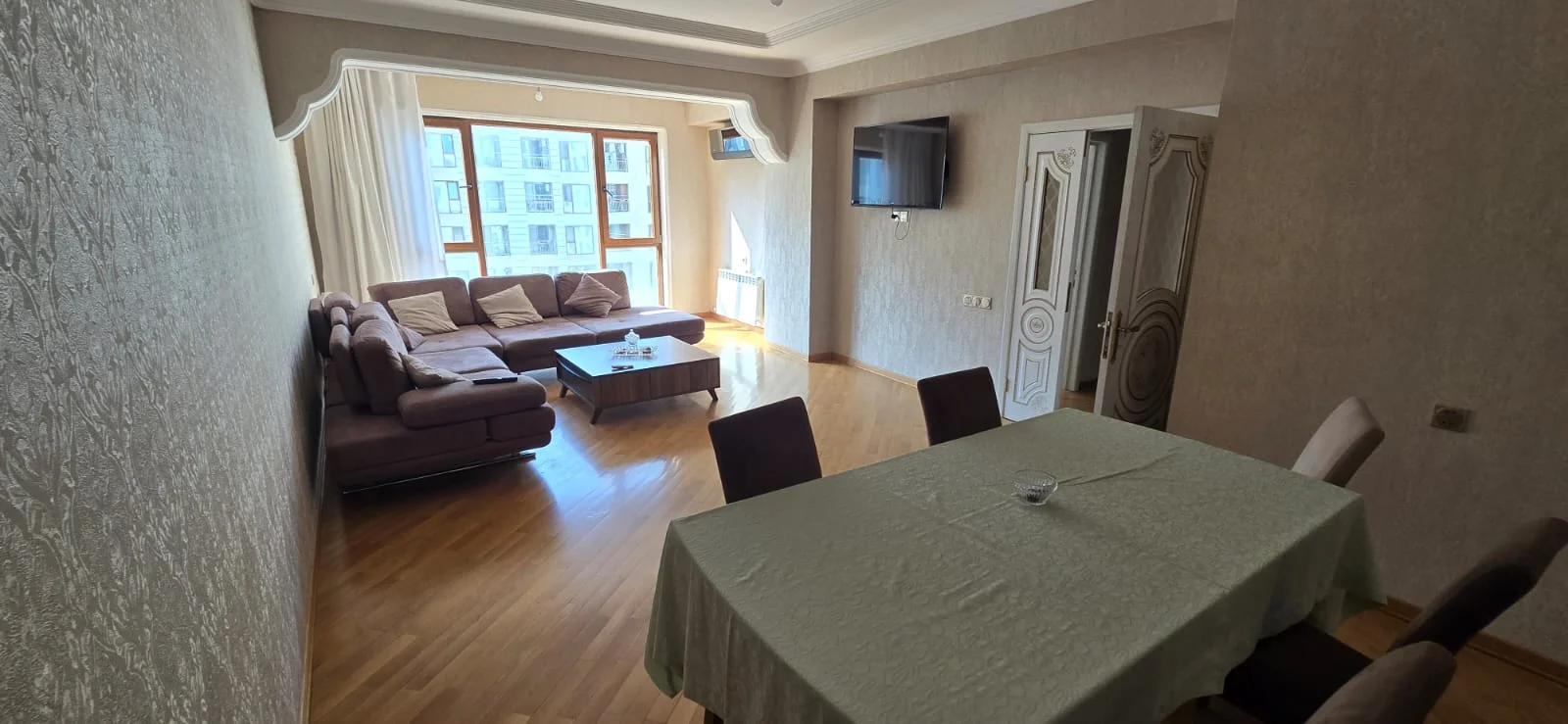Kirayə 2 otaqlı Mənzil 95 m² Xətai r.