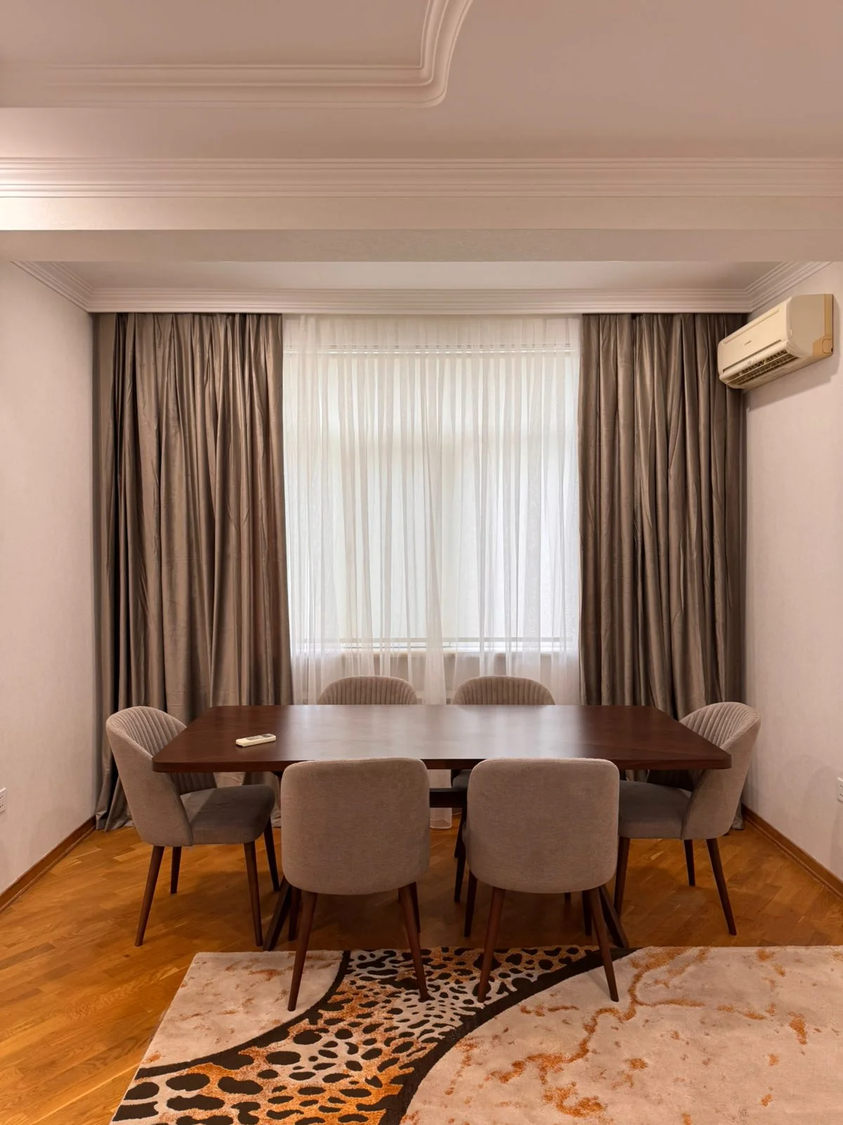 Kirayə 2 otaqlı Mənzil 85 m² Xətai r.