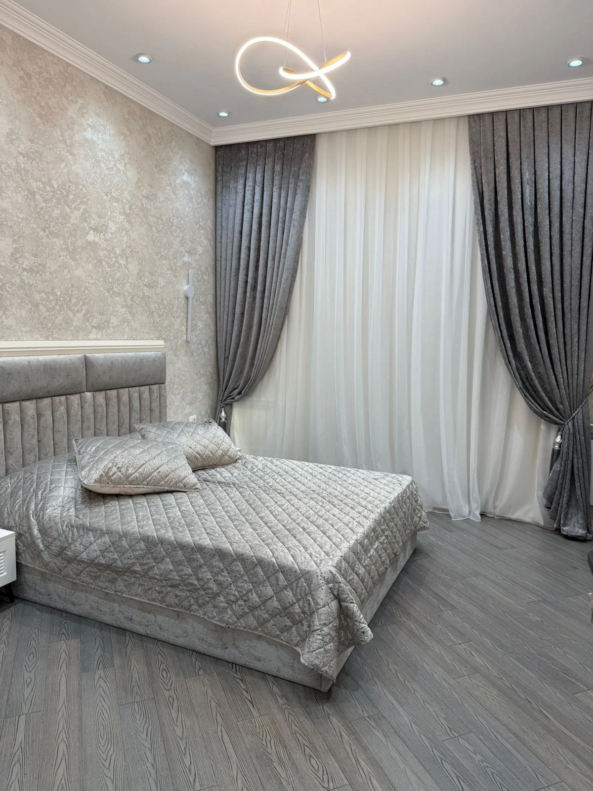 Kirayə 3 otaqlı Mənzil 100 m² Xətai r.