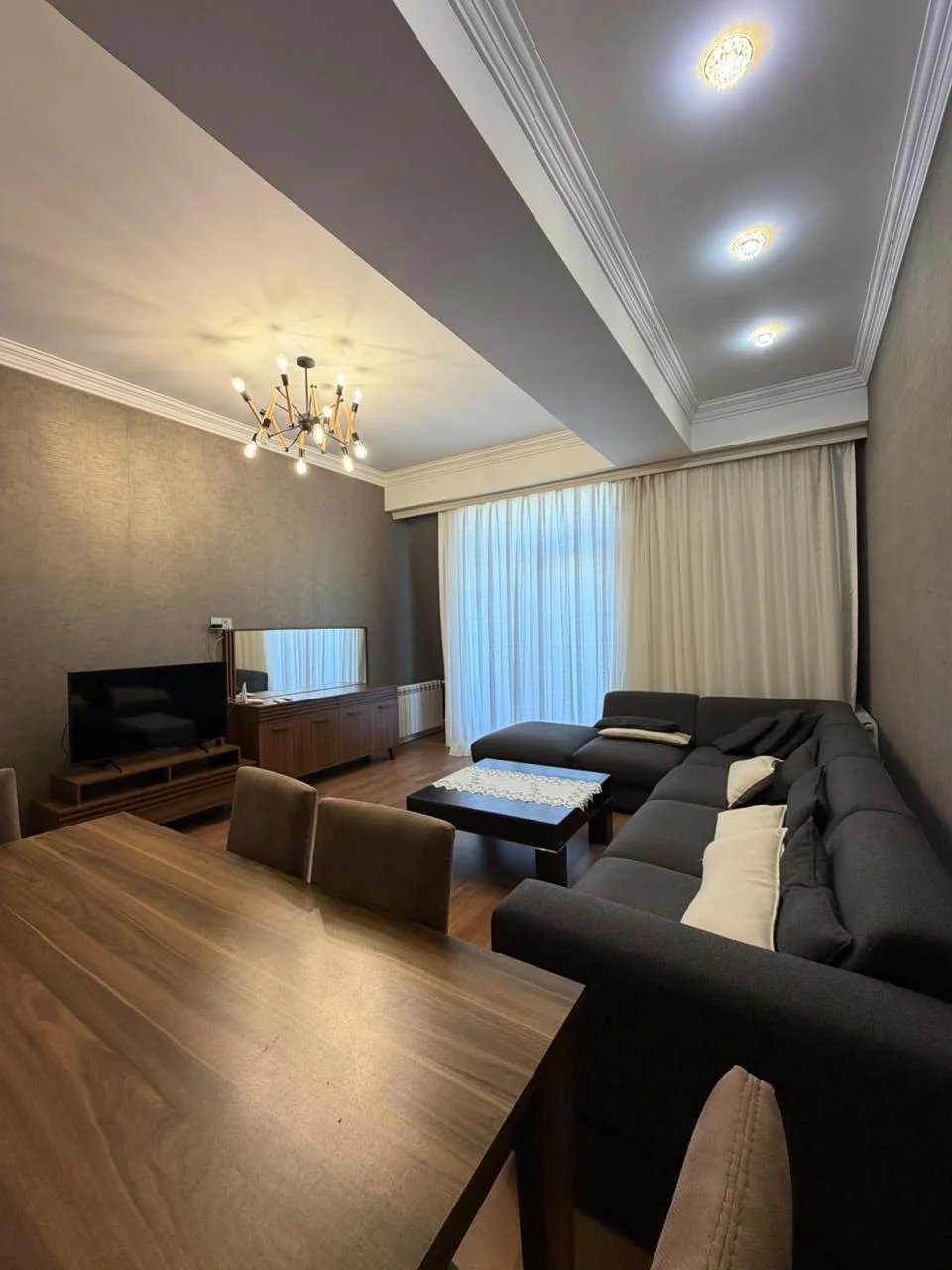 Kirayə 4 otaqlı Mənzil 150 m² Xətai r.