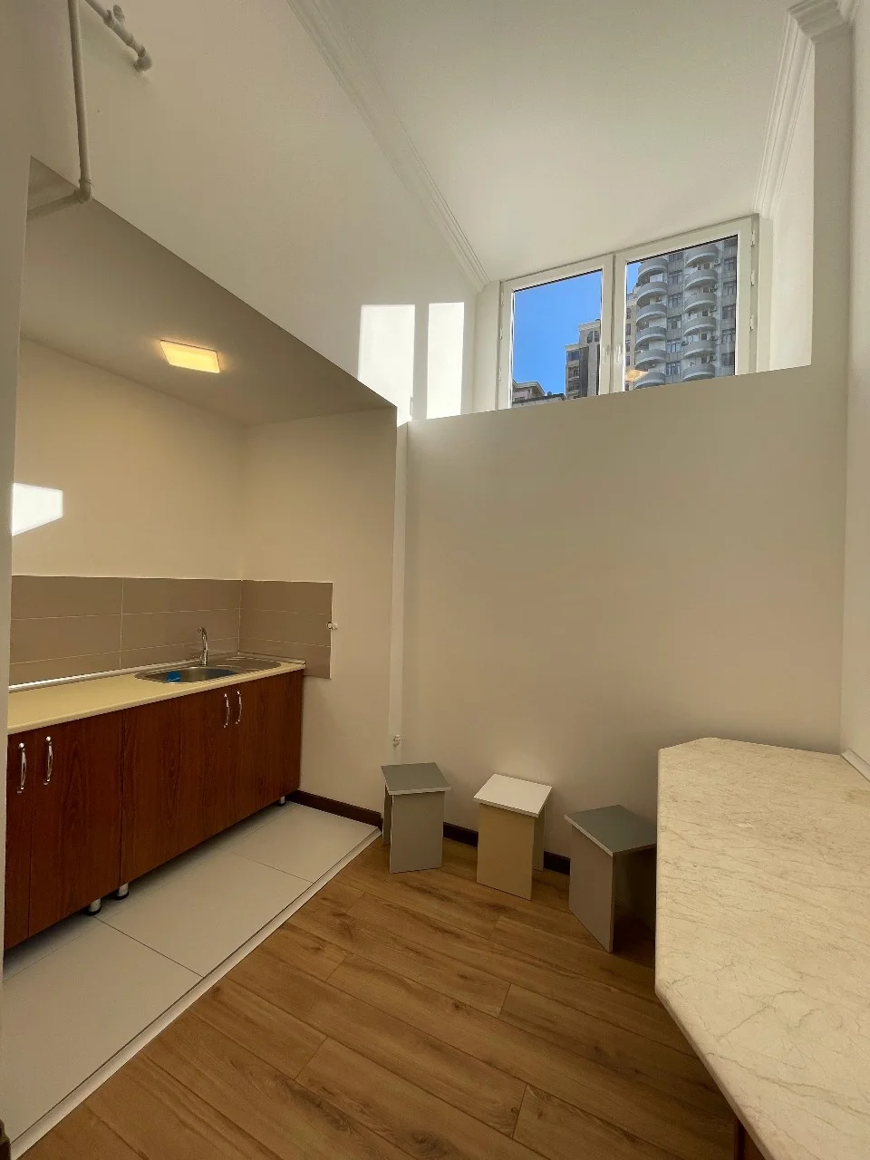 Kirayə 3 otaqlı Ofis 110 m² Nəsimi r.