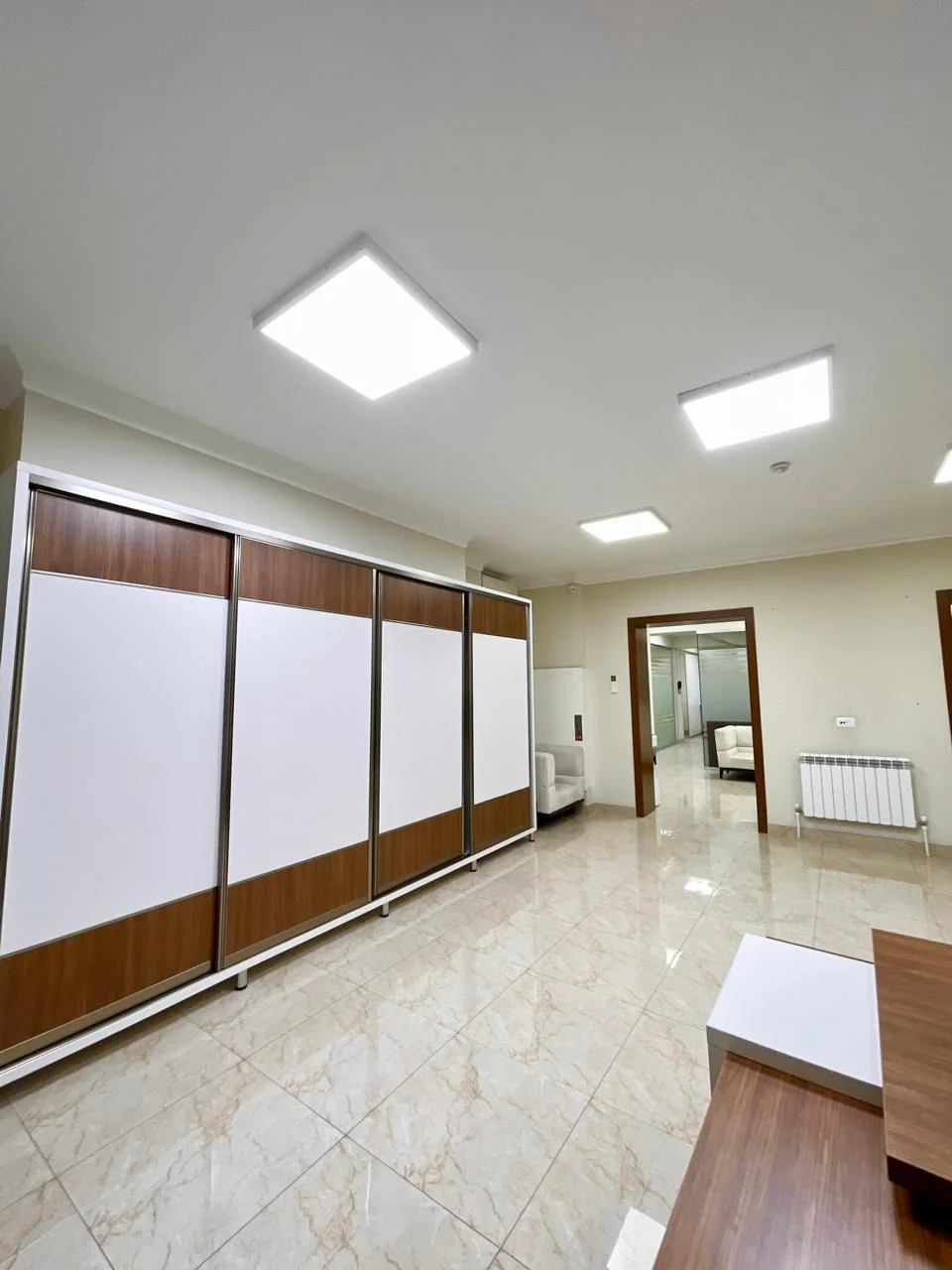 Kirayə 1 otaqlı Ofis 400 m² Yasamal r.