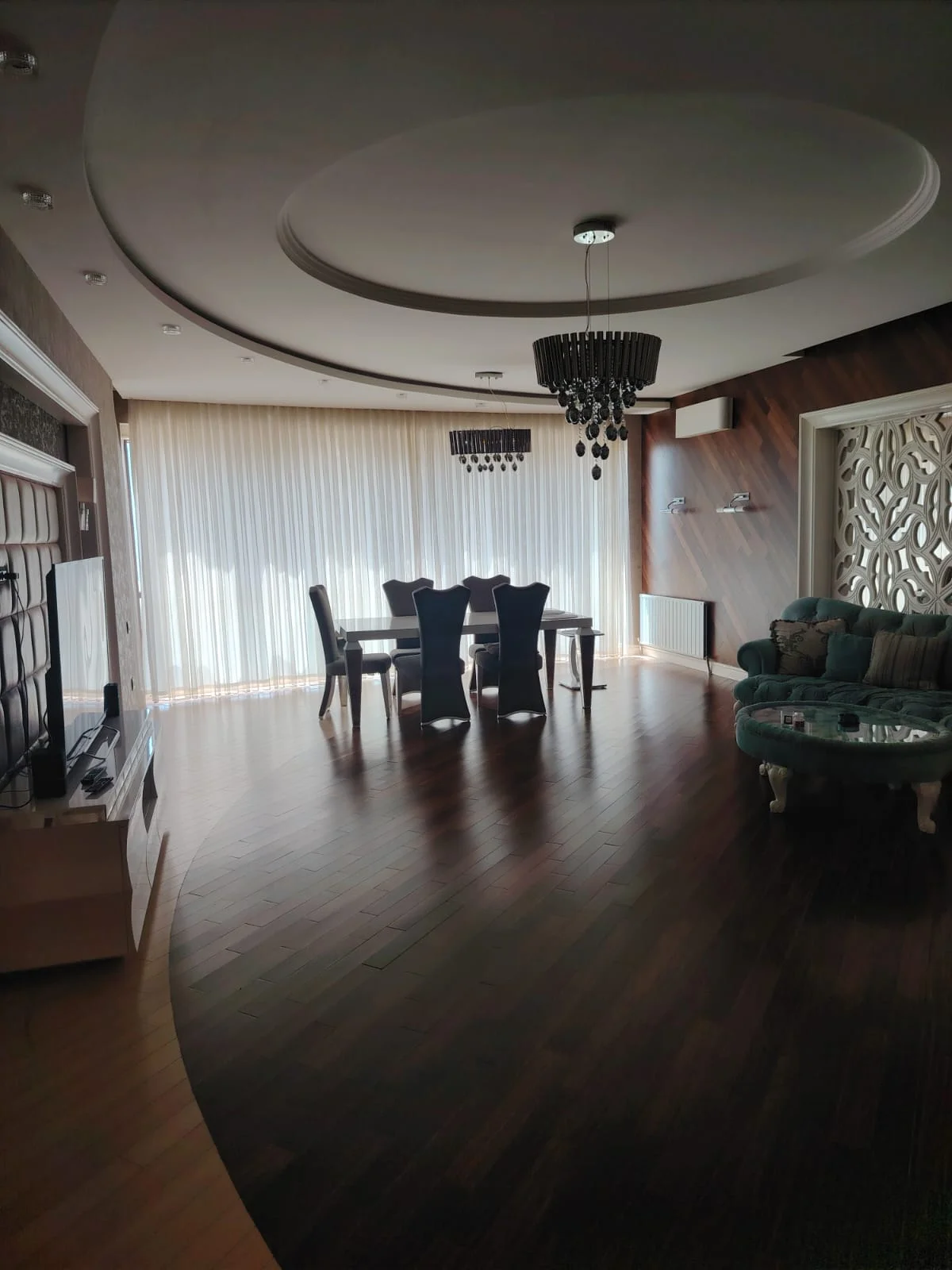 Kirayə 3 otaqlı Mənzil 190 m² Xətai r.