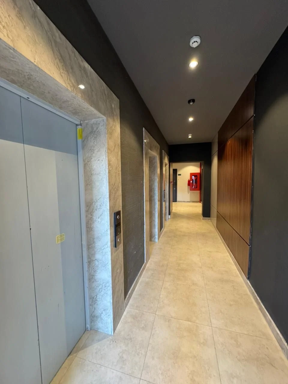 Kirayə 4 otaqlı Mənzil 140 m² Xətai r.