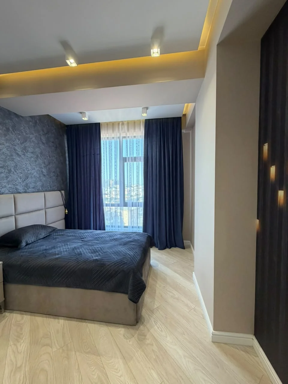 Rəssamlıq yanı 4 otaq 2500azn