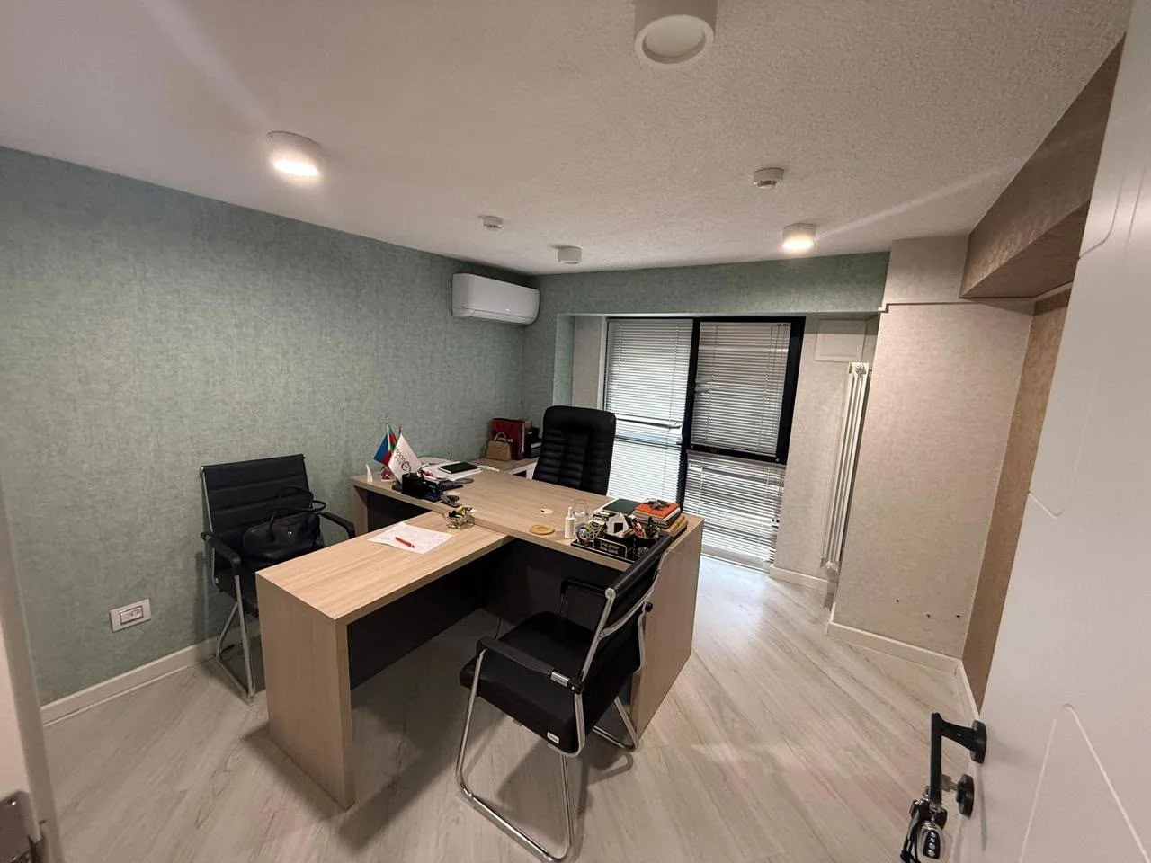 Satılır 5 otaqlı Ofis 115 m² Nəsimi r.