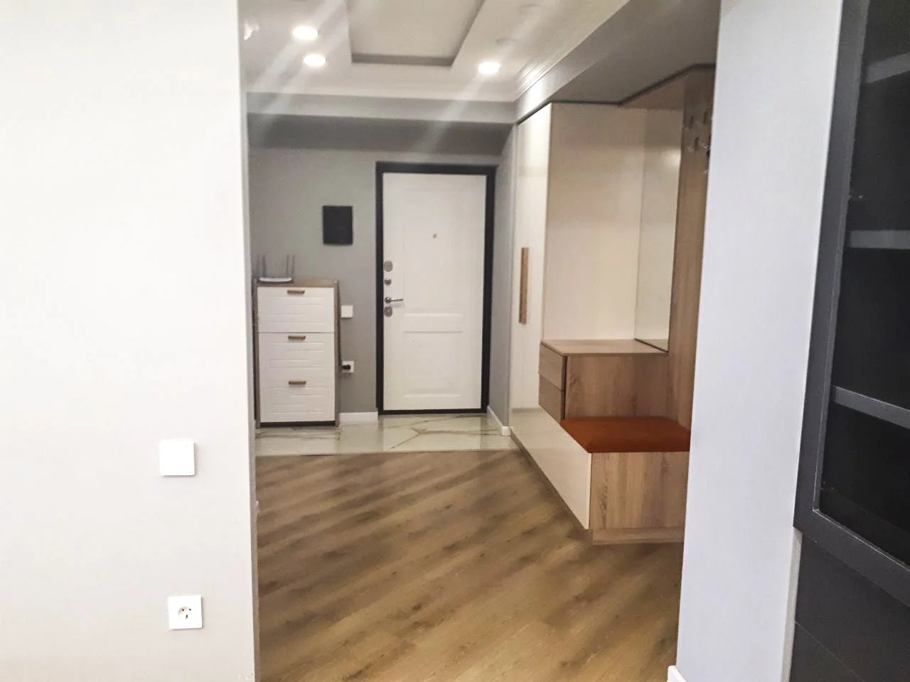 Kirayə 2 otaqlı Mənzil 75 m² Səbail r.