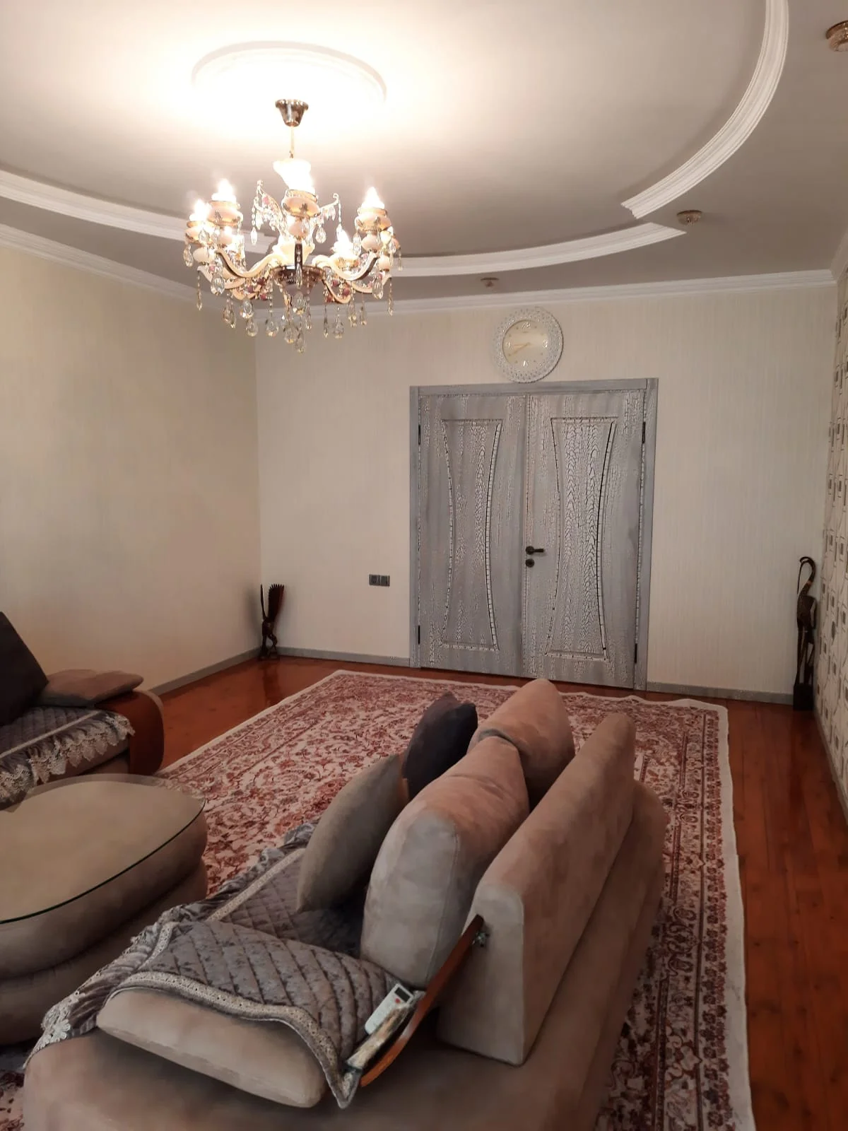 Kirayə 3 otaqlı Mənzil 130 m² Xətai r.