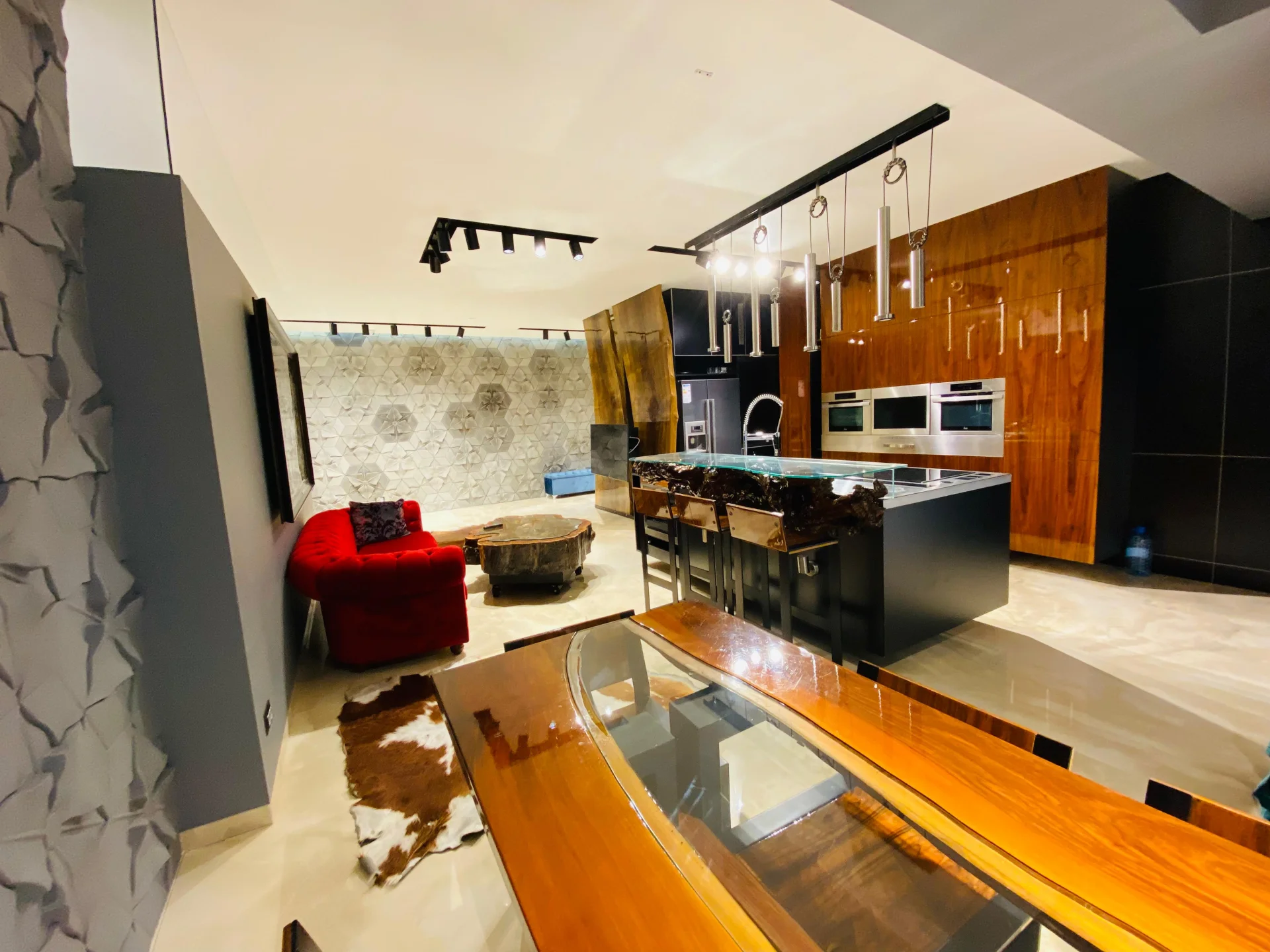 Kirayə 3 otaqlı Mənzil 145 m² Xətai r.