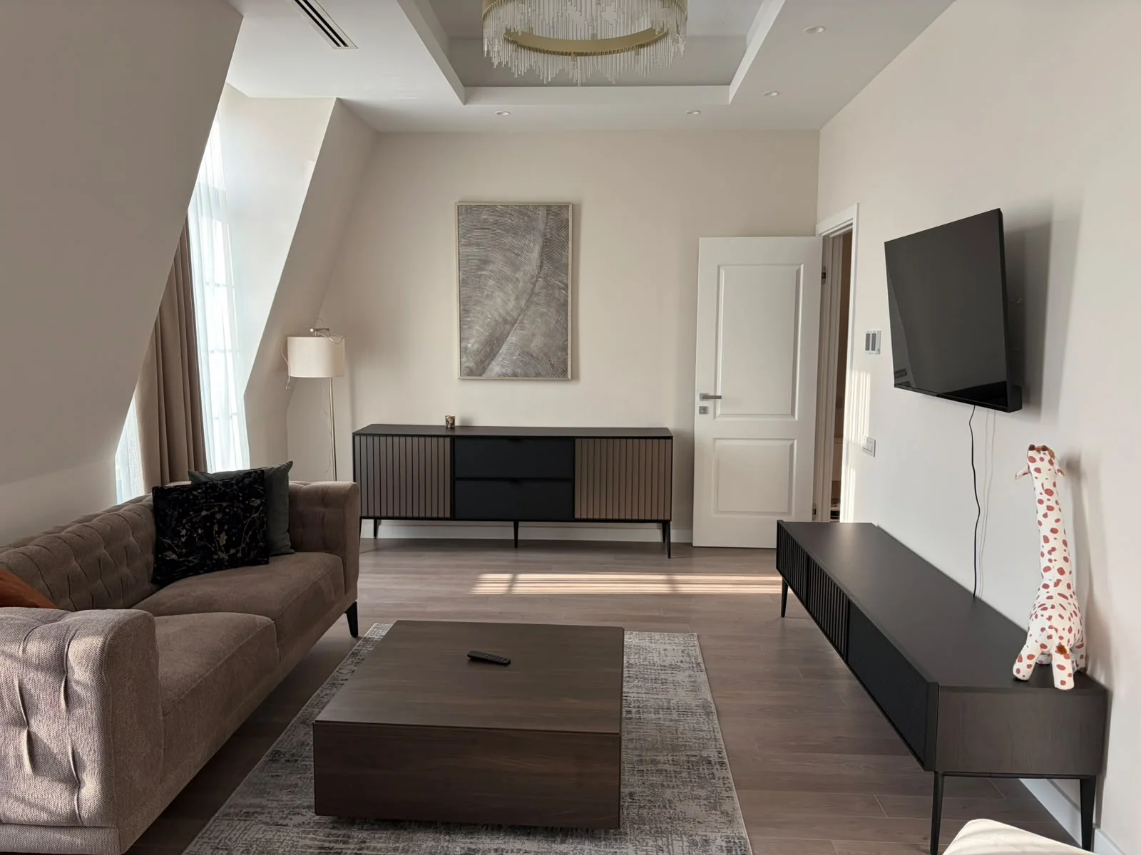 Kirayə 3 otaqlı Mənzil 110 m² Xətai r.